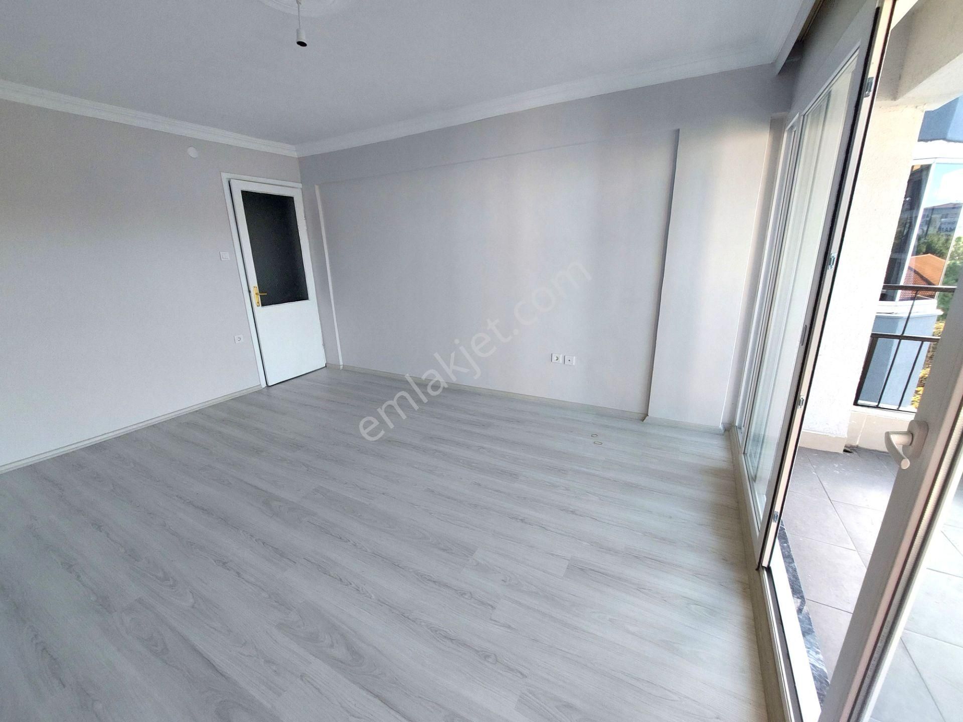 Kuşadası Marina'ya 150 Mt Deniz Manzaralı 2+1 Kiralık Daire - Görsel 7