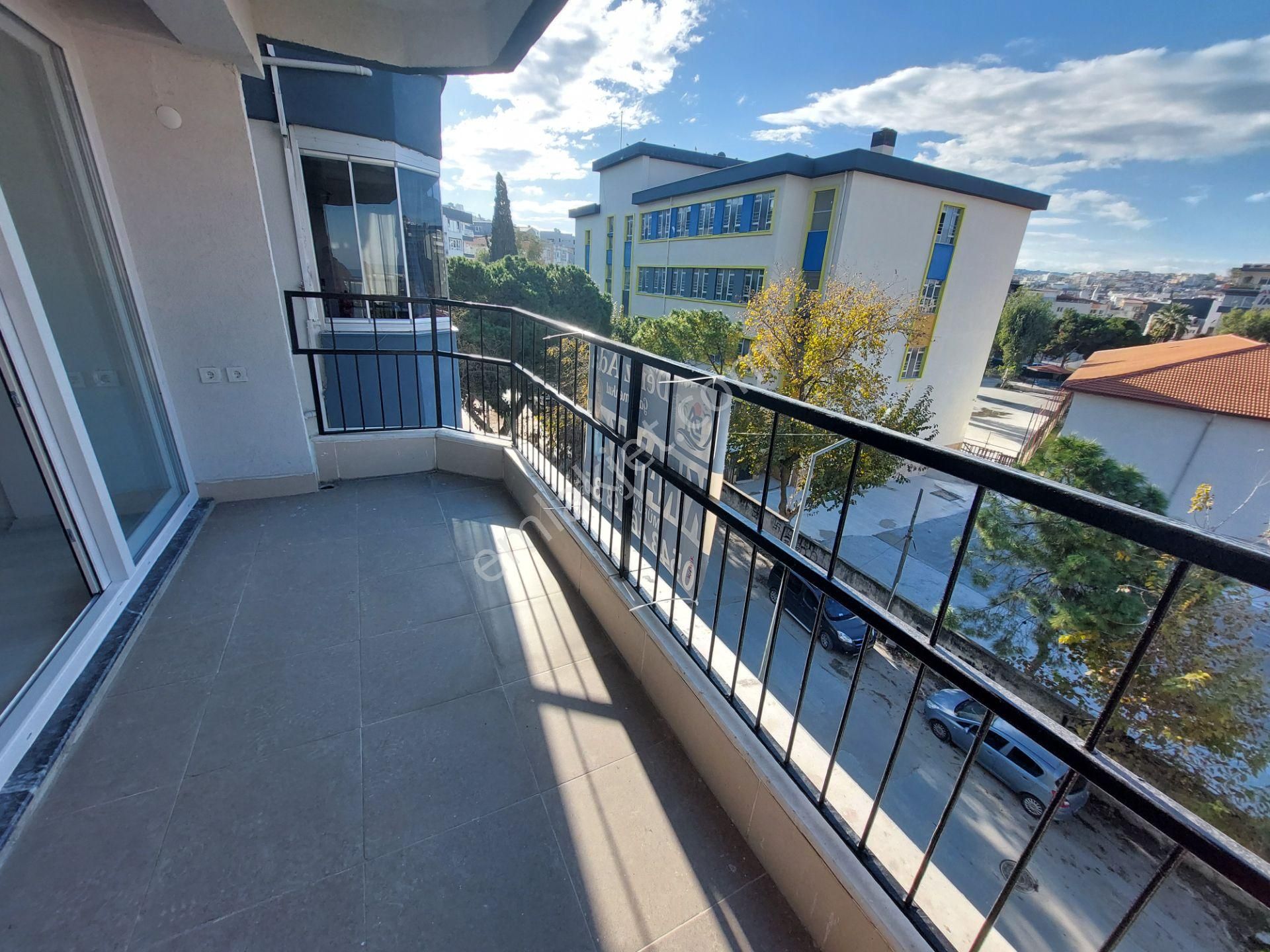 Kuşadası Marina'ya 150 Mt Deniz Manzaralı 2+1 Kiralık Daire - Görsel 23