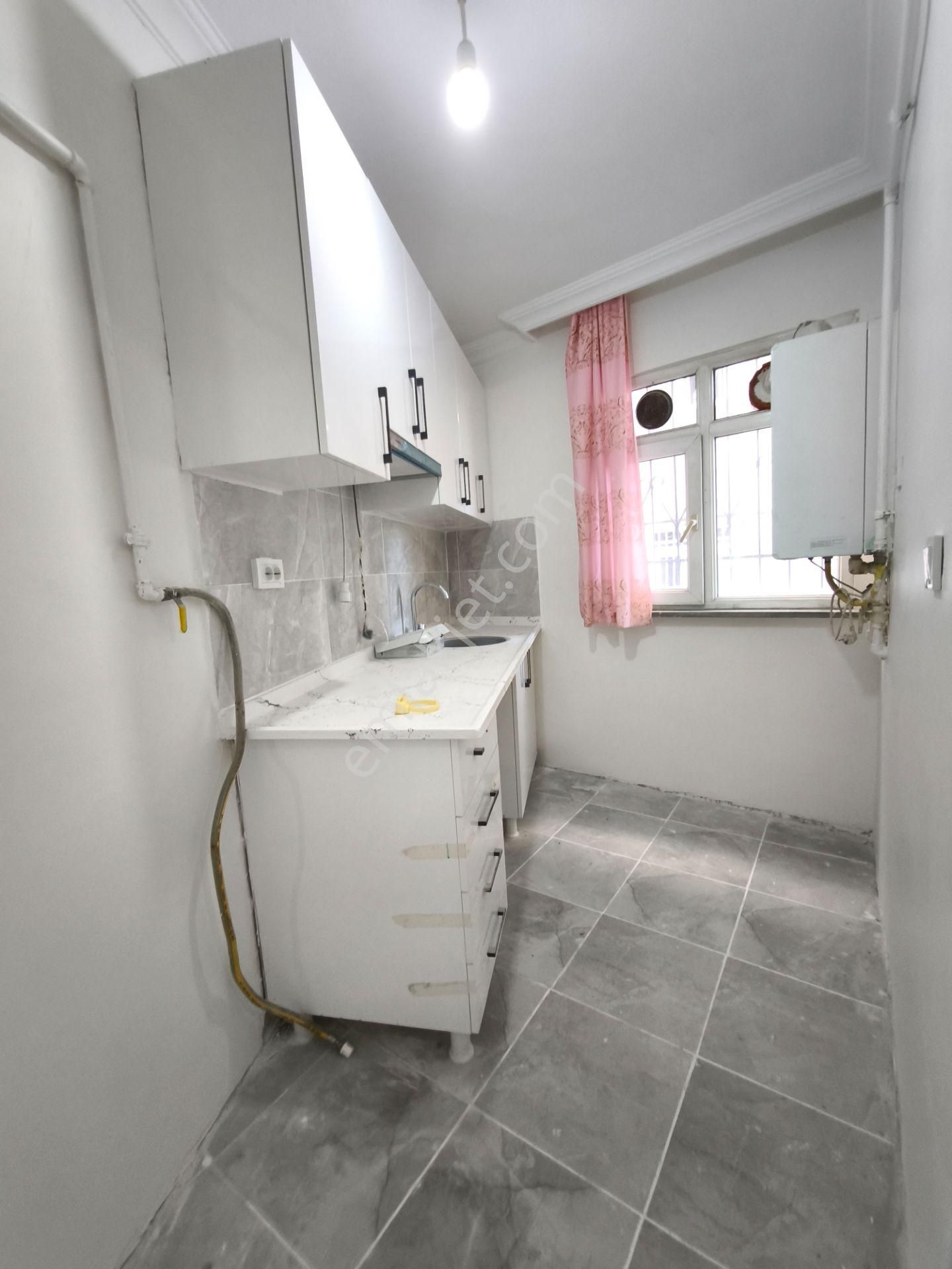 Fatih Ayvansaray Mh 1+1 / 65m2 / Düz Giriş / Masrafsız / Metrobüse 10 Dk - Görsel 12