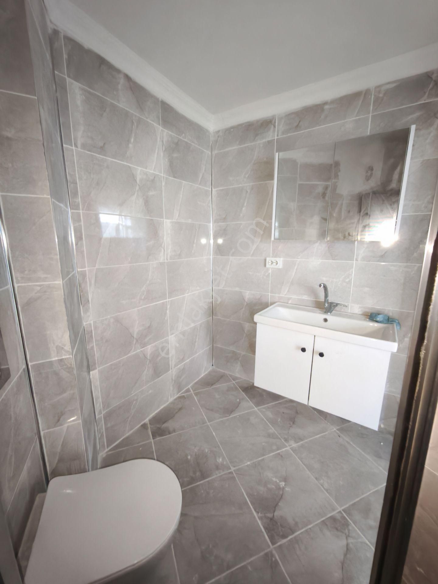 Fatih Ayvansaray Mh 1+1 / 65m2 / Düz Giriş / Masrafsız / Metrobüse 10 Dk - Görsel 24