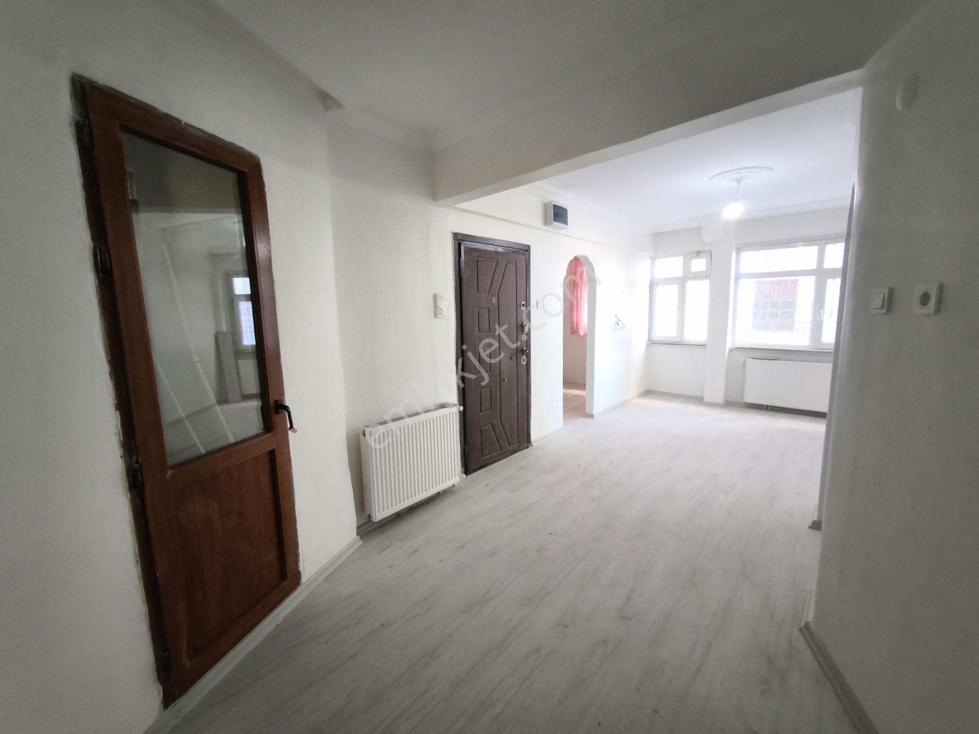 Fatih Ayvansaray Mh 1+1 / 65m2 / Düz Giriş / Masrafsız / Metrobüse 10 Dk - Görsel 2