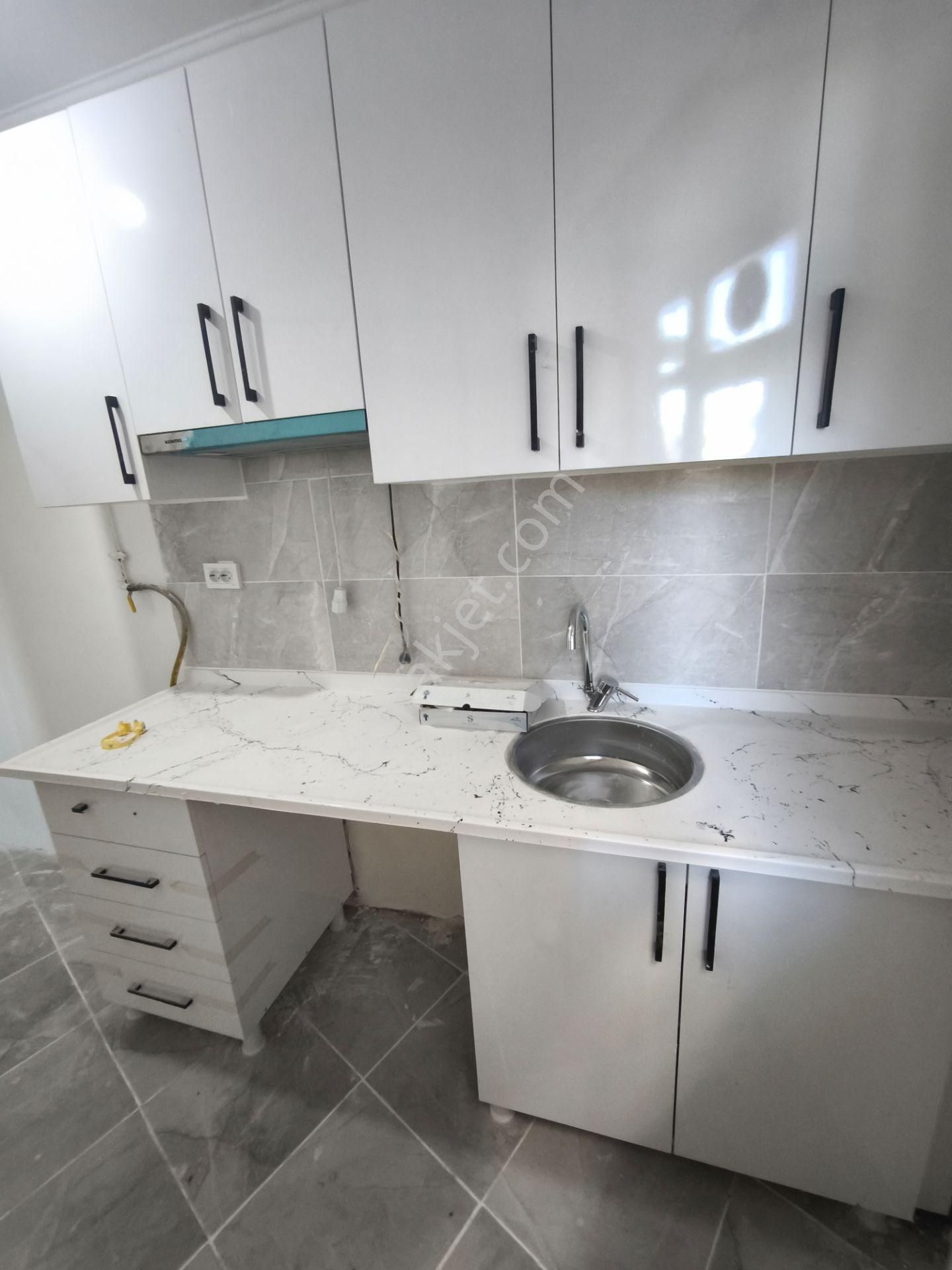 Fatih Ayvansaray Mh 1+1 / 65m2 / Düz Giriş / Masrafsız / Metrobüse 10 Dk - Görsel 9