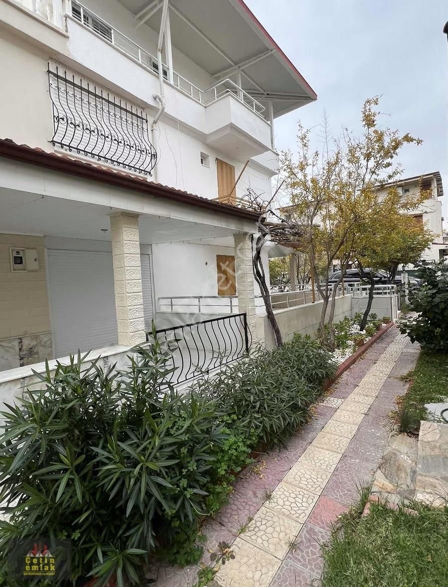 Güzelçamlıda Havuzlu Site İçinde 4+1 Köşe Konumlu Villa Satılık - Görsel 11