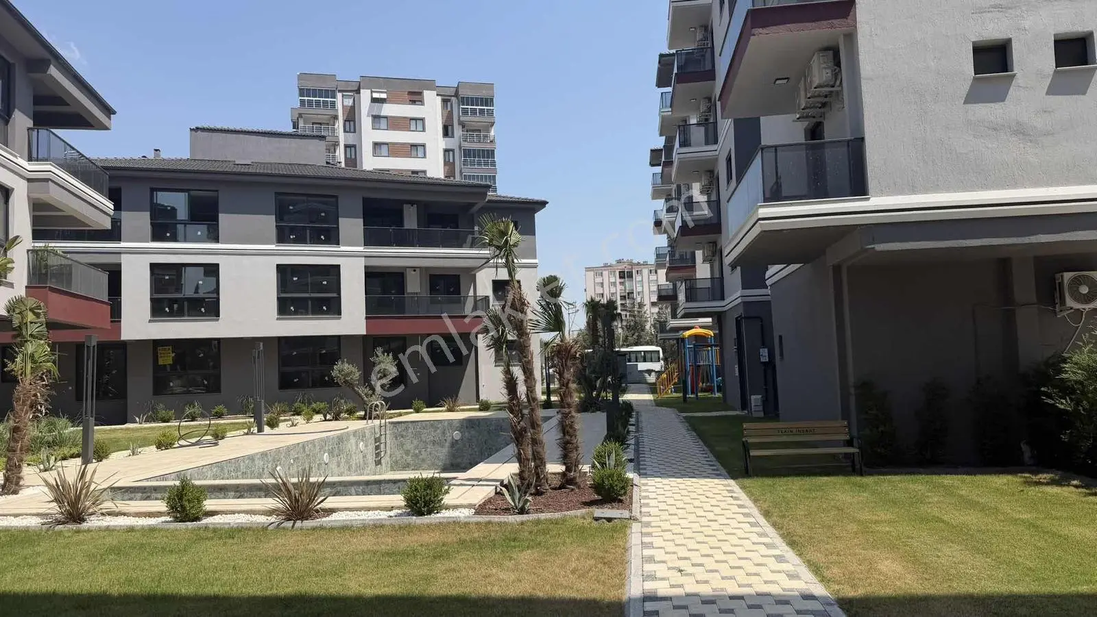 Torbalı Çiçek Park Sitesi'nde Lüks 3+1 Satılık Daire