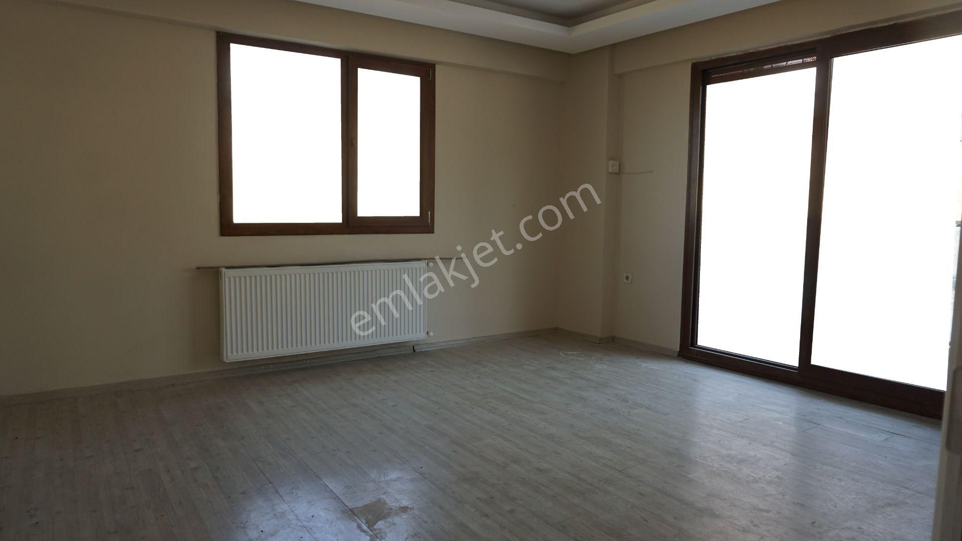 Çiğli Esentepede Kiralık Acık Mutfak Dogalgazlı Daire