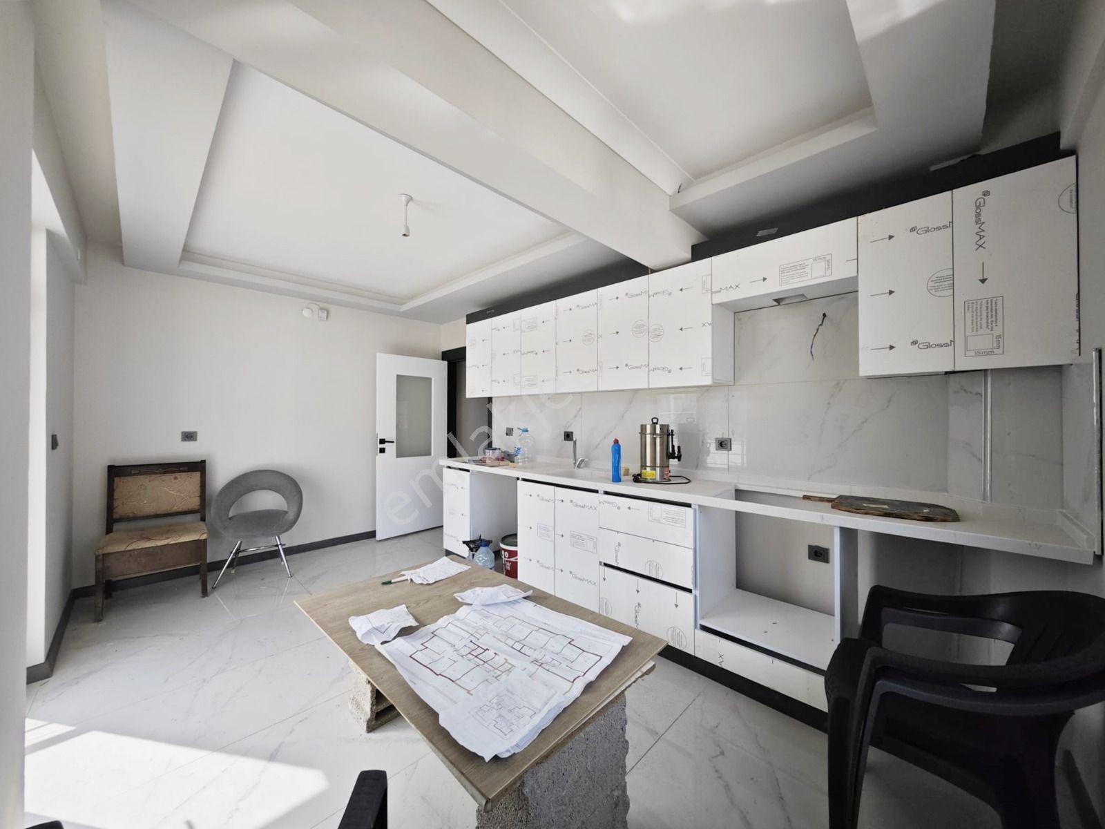 Bostancık Caddesi Yakınında Asansörlü 3+1 Ara Kat Satılık Sıfır Daire !! - Görsel 2