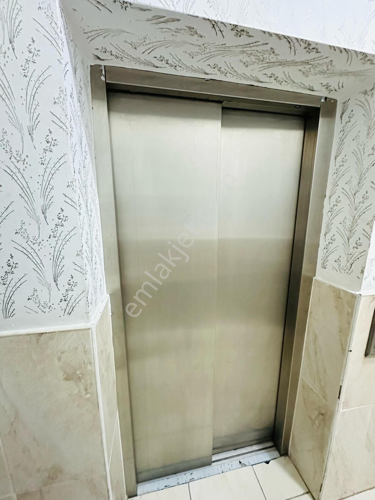 Ekin'de Yüzme Havuzu Yakınında Full Yapılı Asansörlü 3+1 Ara Kat Satılık Daire !! - Görsel 24