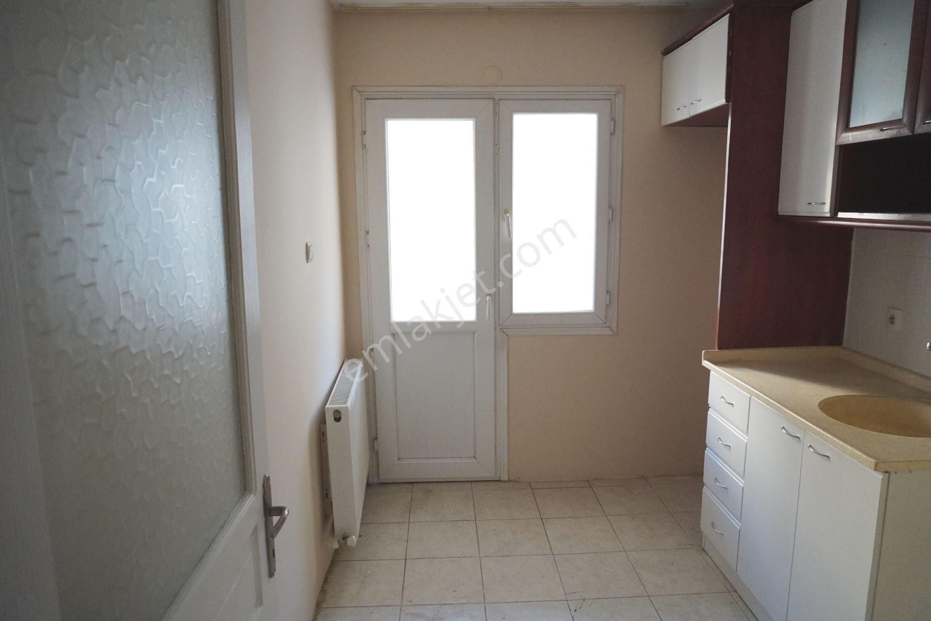 Egekent 2 De Kiralık 3+1 Doğalgazlı+balkonlu Çiğli Serkan Dan - Görsel 3