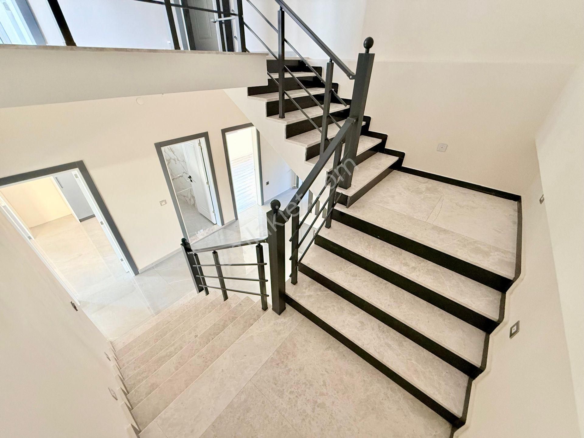 ▶ ▶ Akçay Körfez'den 610 M2 Arsa İçinde Havuzlu 4+1 Tam Bağımsız Villa - Görsel 20