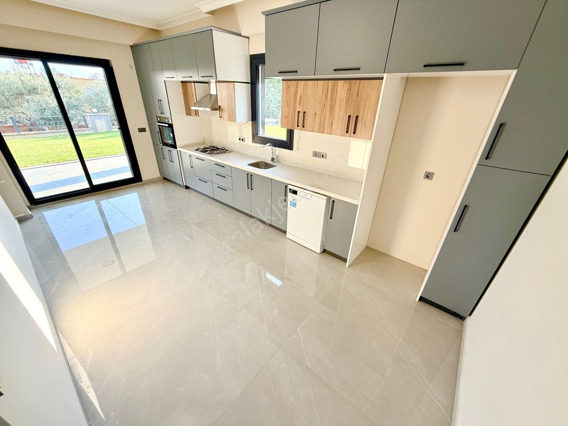 ▶ ▶ Akçay Körfez'den 610 M2 Arsa İçinde Havuzlu 4+1 Tam Bağımsız Villa - Görsel 8