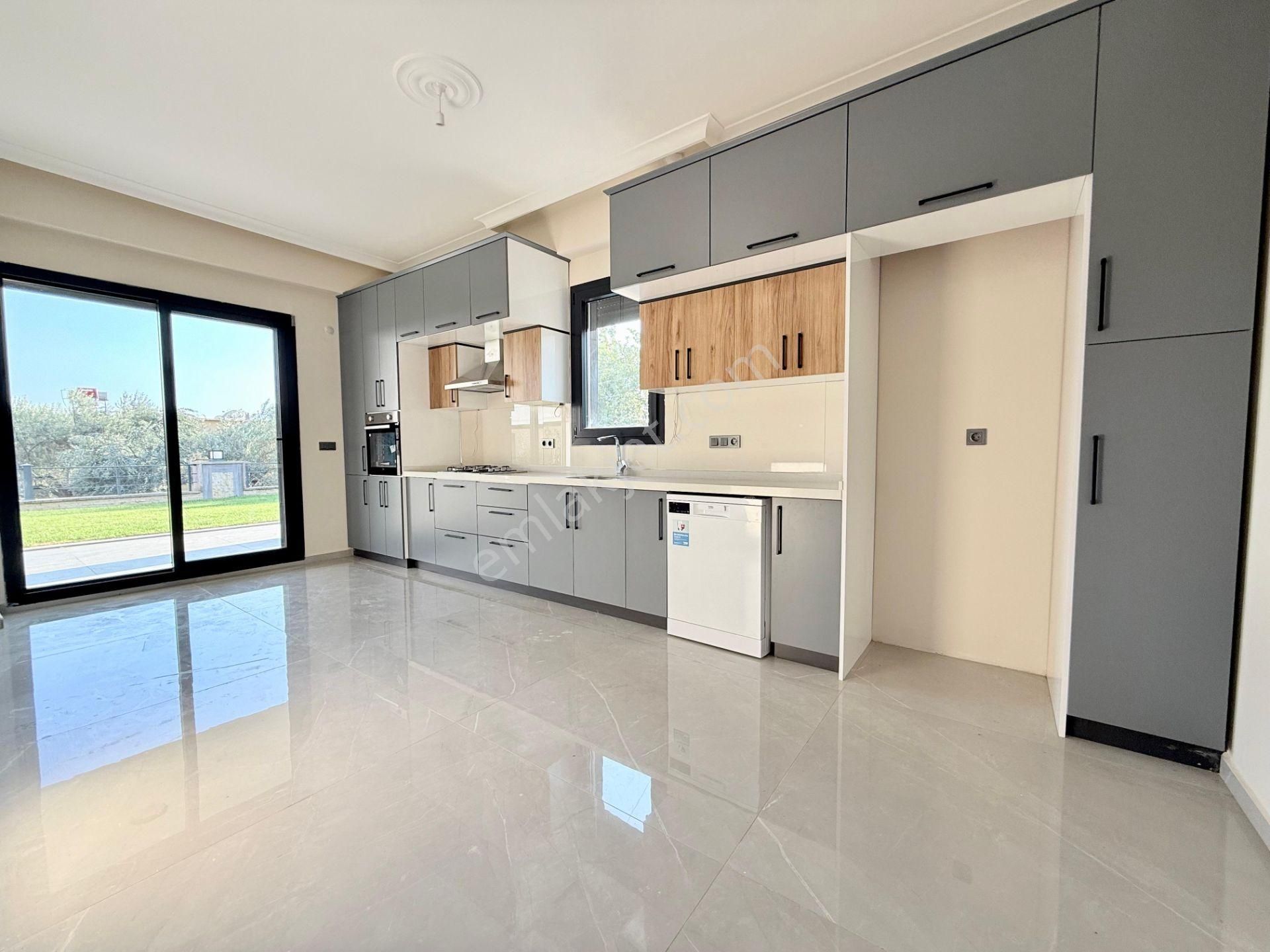 ▶ ▶ Akçay Körfez'den 610 M2 Arsa İçinde Havuzlu 4+1 Tam Bağımsız Villa - Görsel 6