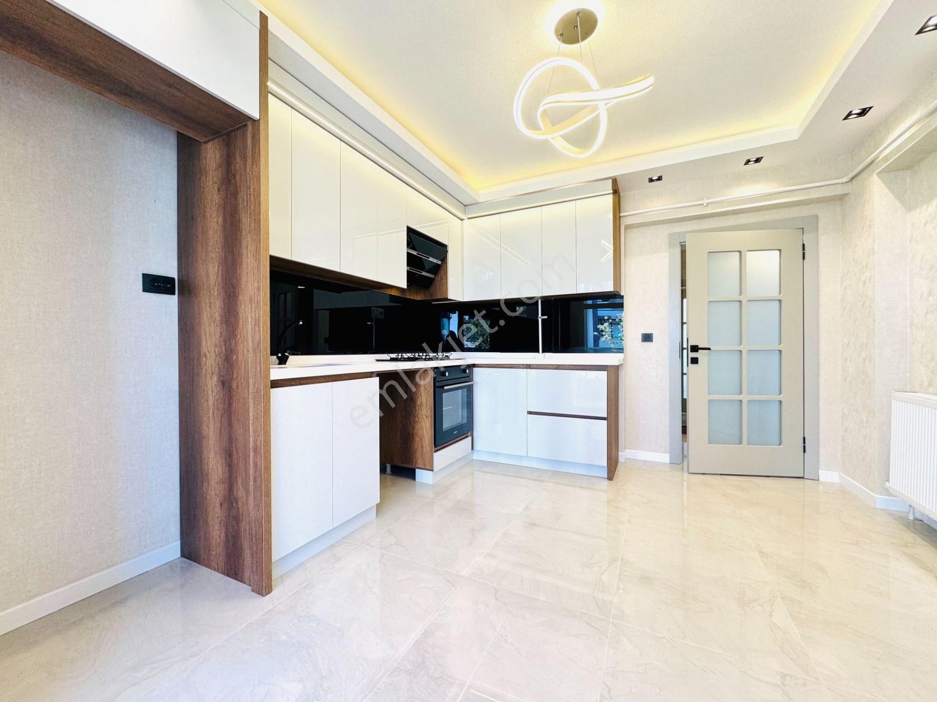 Nam-ak Emlak'tan ▓ Fatih Mah, 4+1 160m² 2 Banyolu Arakat Full Yapılı - Görsel 4