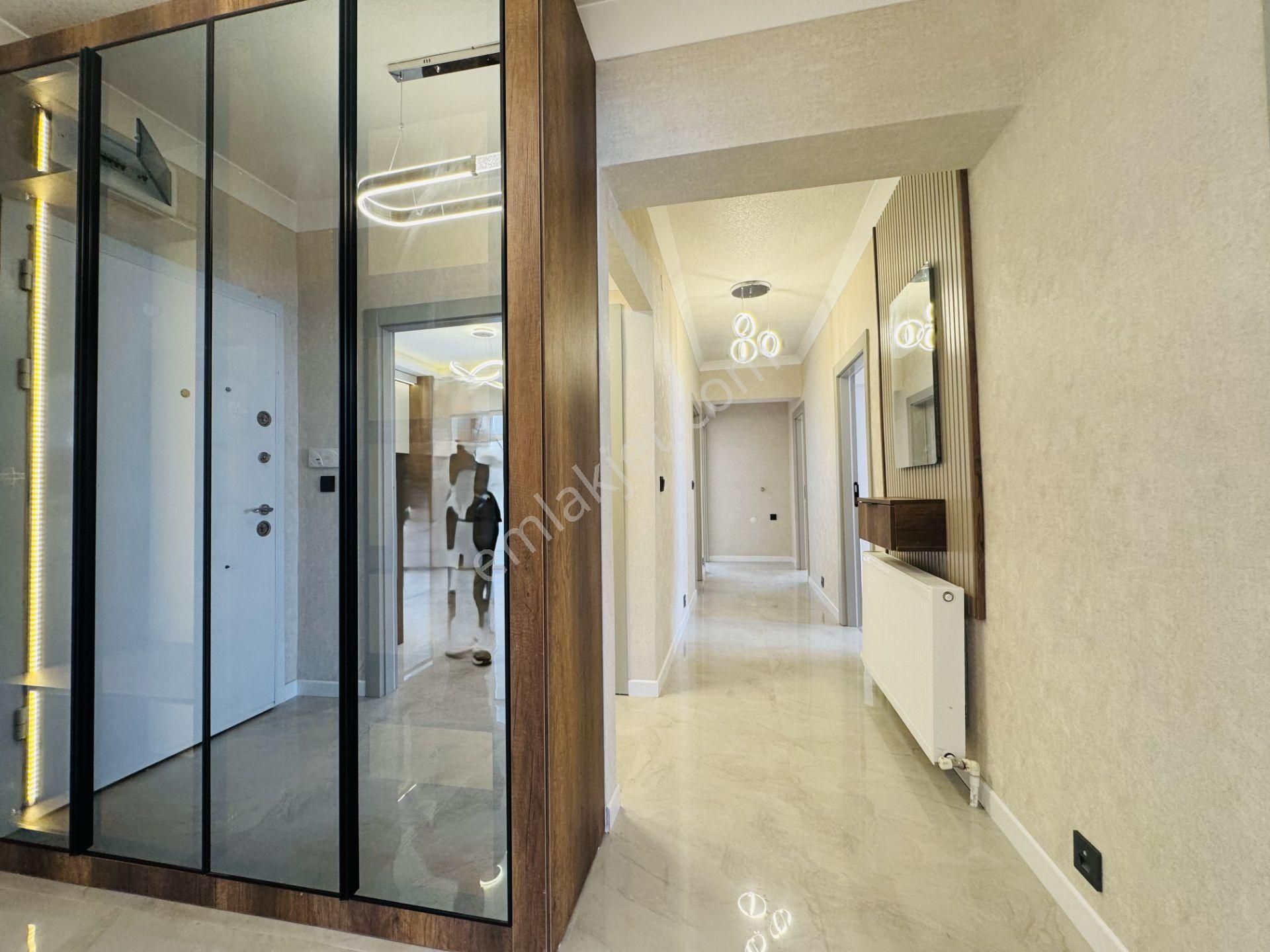 Nam-ak Emlak'tan ▓ Fatih Mah, 4+1 160m² 2 Banyolu Arakat Full Yapılı - Görsel 32