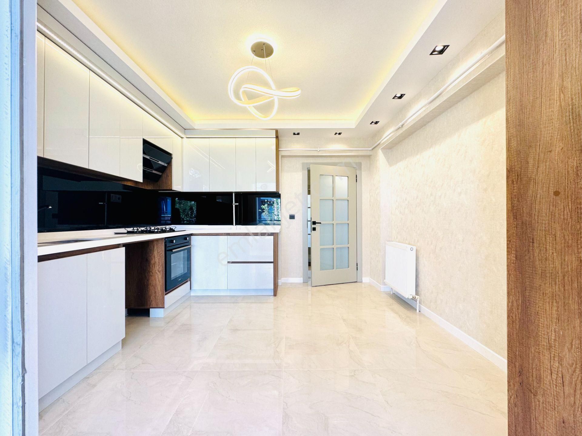 Nam-ak Emlak'tan ▓ Fatih Mah, 4+1 160m² 2 Banyolu Arakat Full Yapılı - Görsel 3