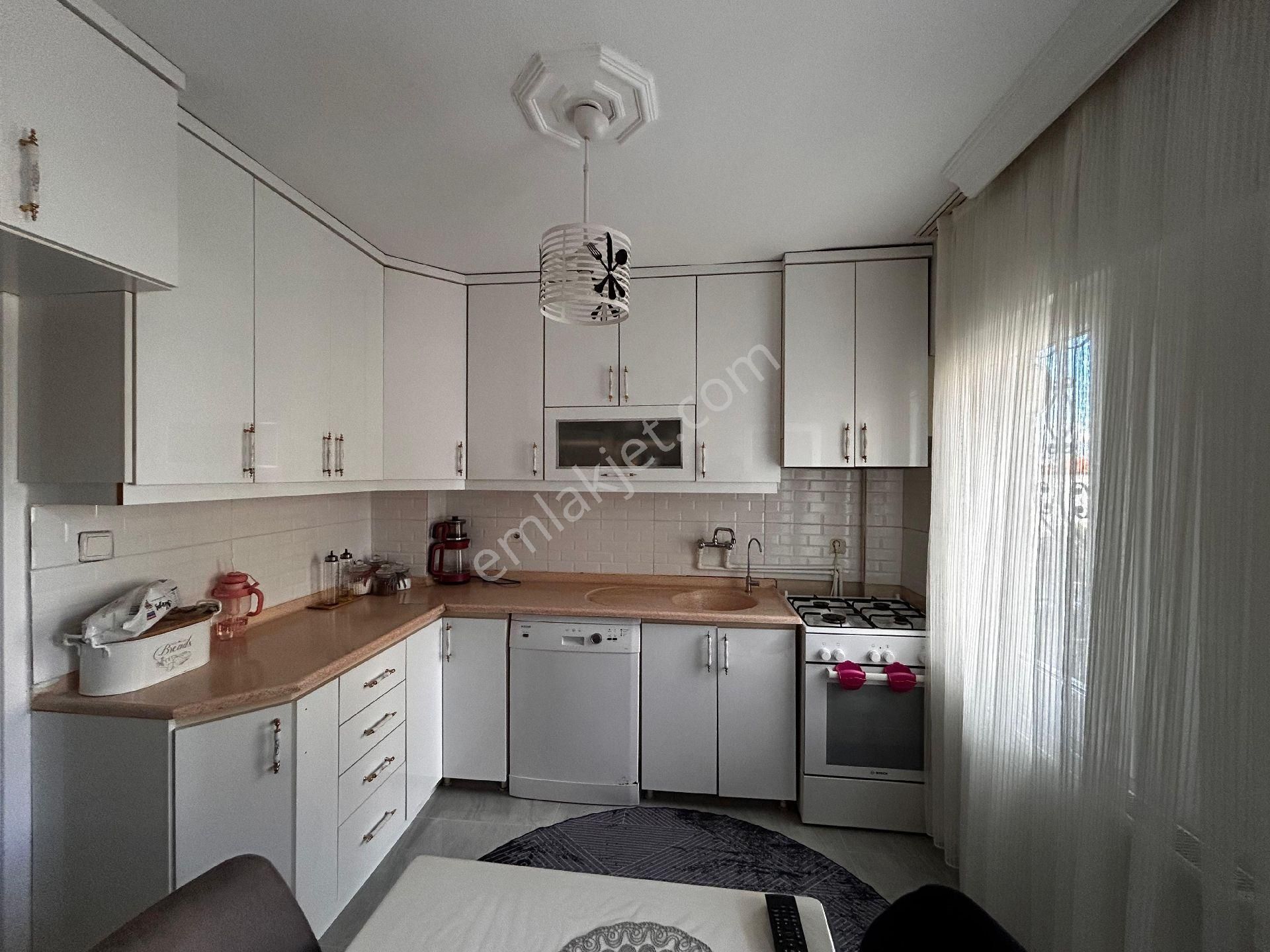 Ayvalık 150 Evler Mahalle'sinde 2+1 Satılık Daire - Görsel 18
