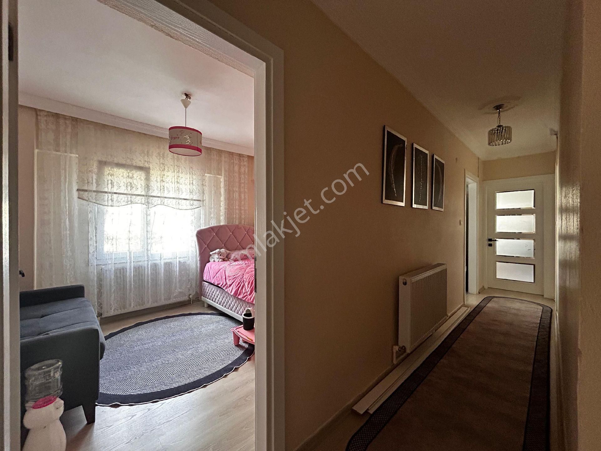 Ayvalık 150 Evler Mahalle'sinde 2+1 Satılık Daire - Görsel 13