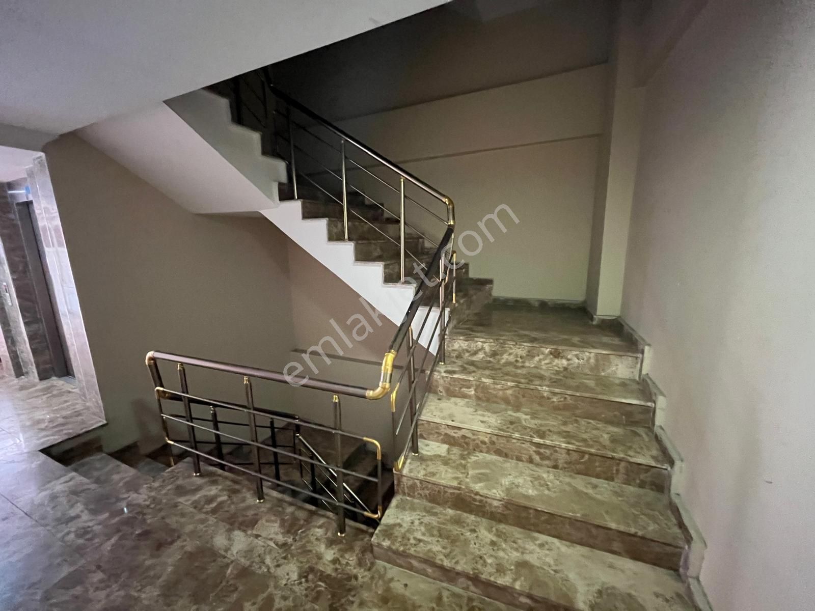 Trabzonda Kiralık 1+1 Eşyalı Daire - Görsel 9