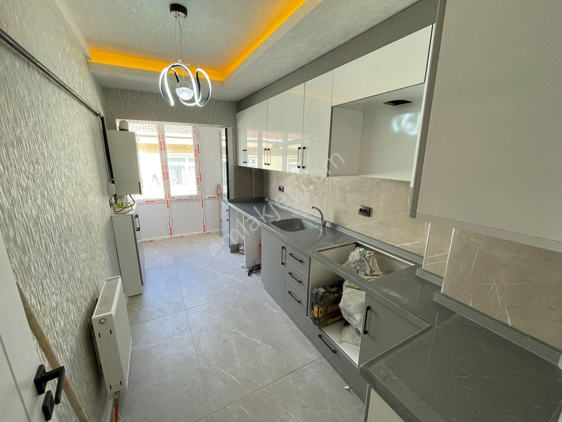 Etlik Mahallesi'nde Cadde Yakını 3+1 Daire!