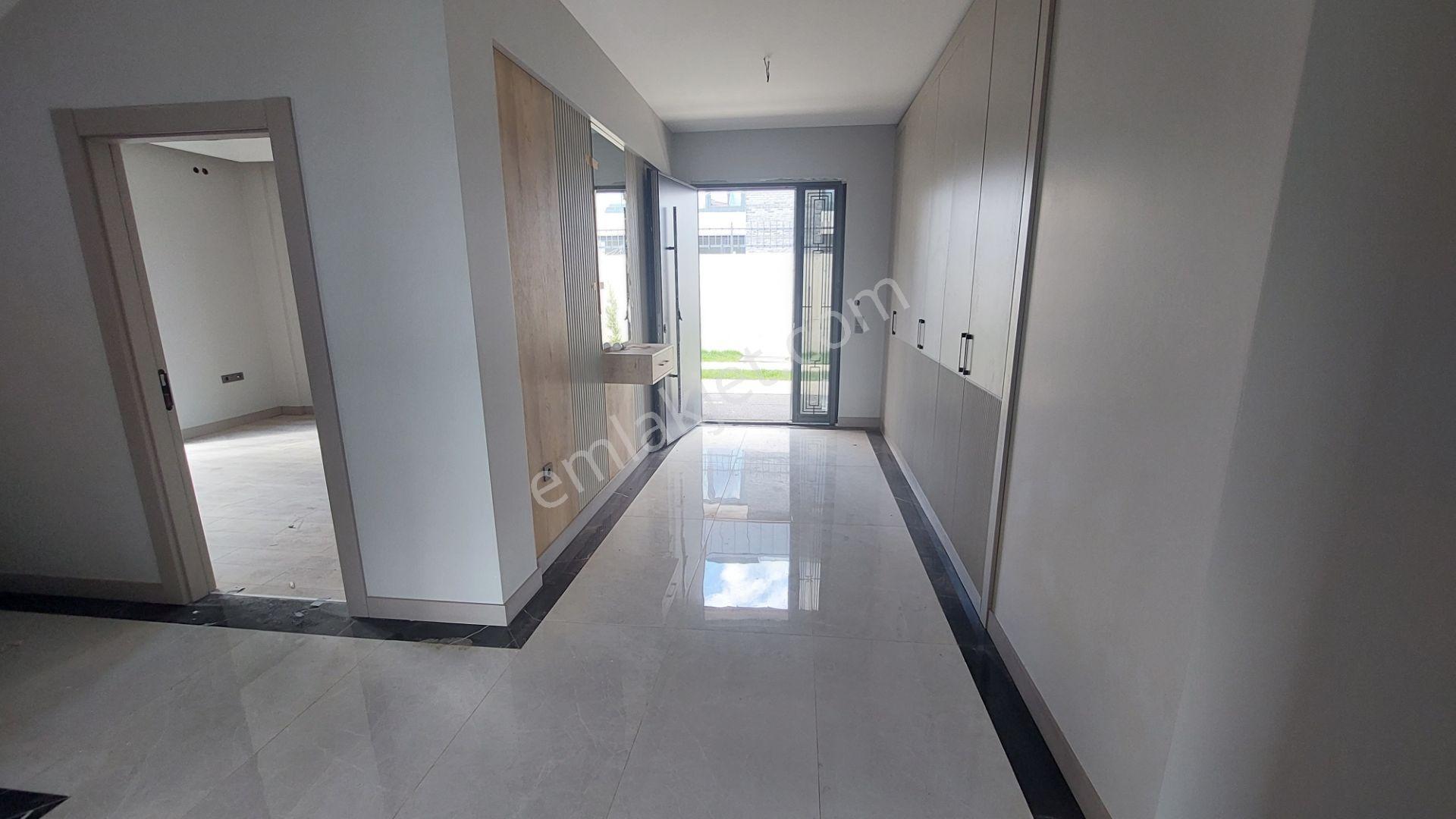 Mogan Gölüne Yakın Full Yapılı Ana Site İçinde Manzaralı Villa - Görsel 20