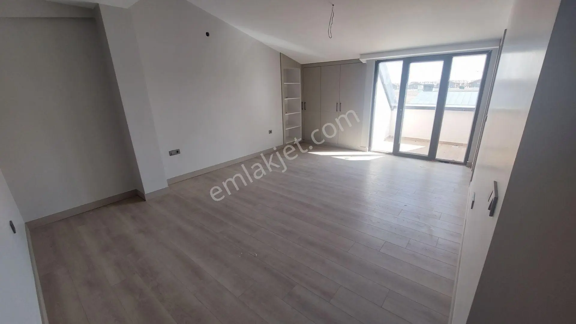 Mogan Gölüne Yakın Full Yapılı Ana Site İçinde Manzaralı Villa - Görsel 5