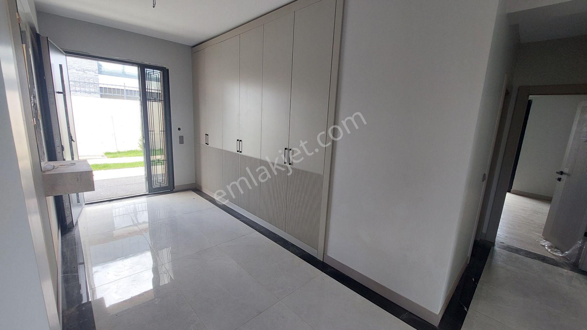 Mogan Gölüne Yakın Full Yapılı Ana Site İçinde Manzaralı Villa - Görsel 21