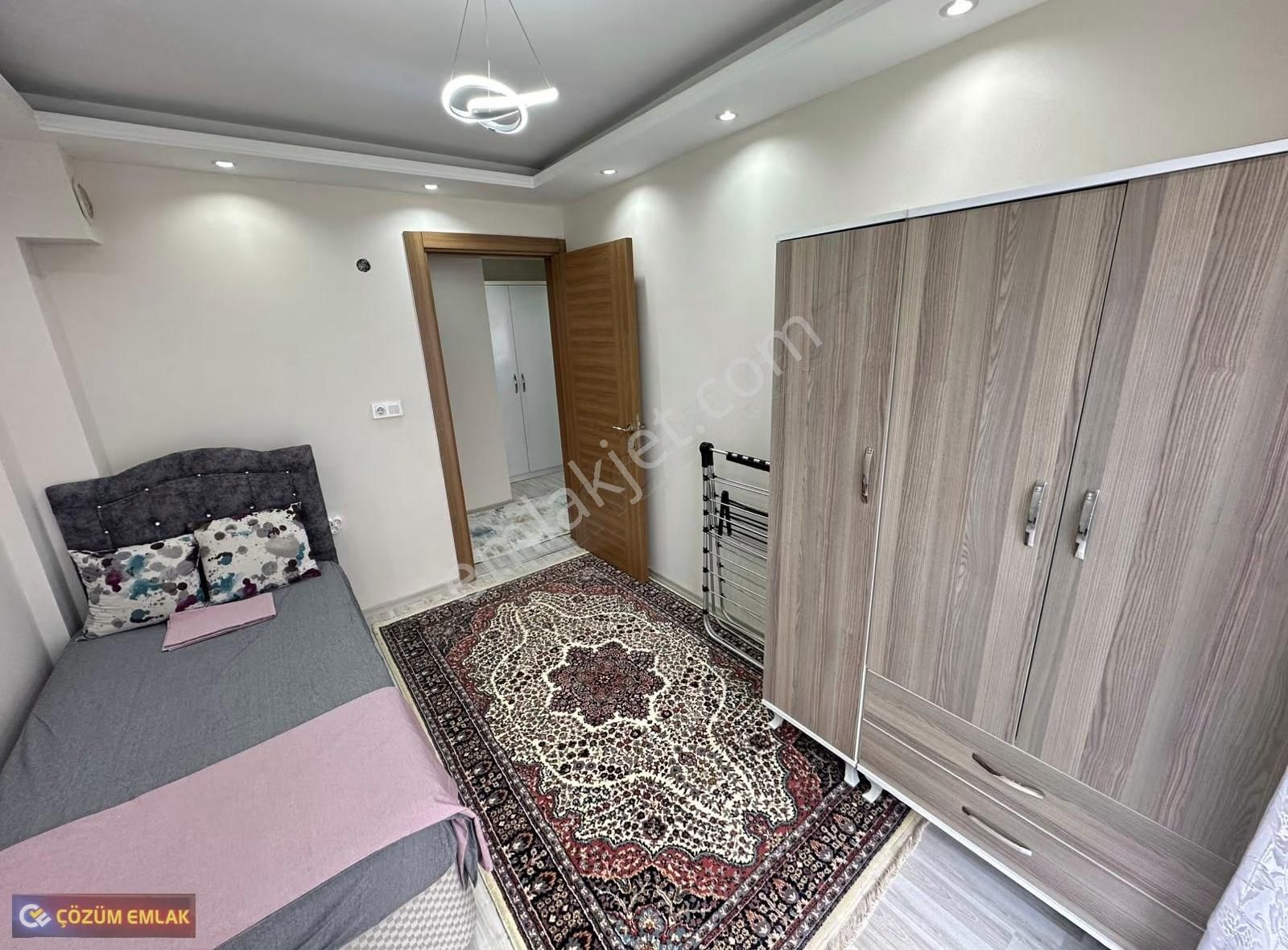 Çözüm Emlak'tan Full Eşyalı 1+1 Caddeye Çok Yakın Satılık Daire - Görsel 10
