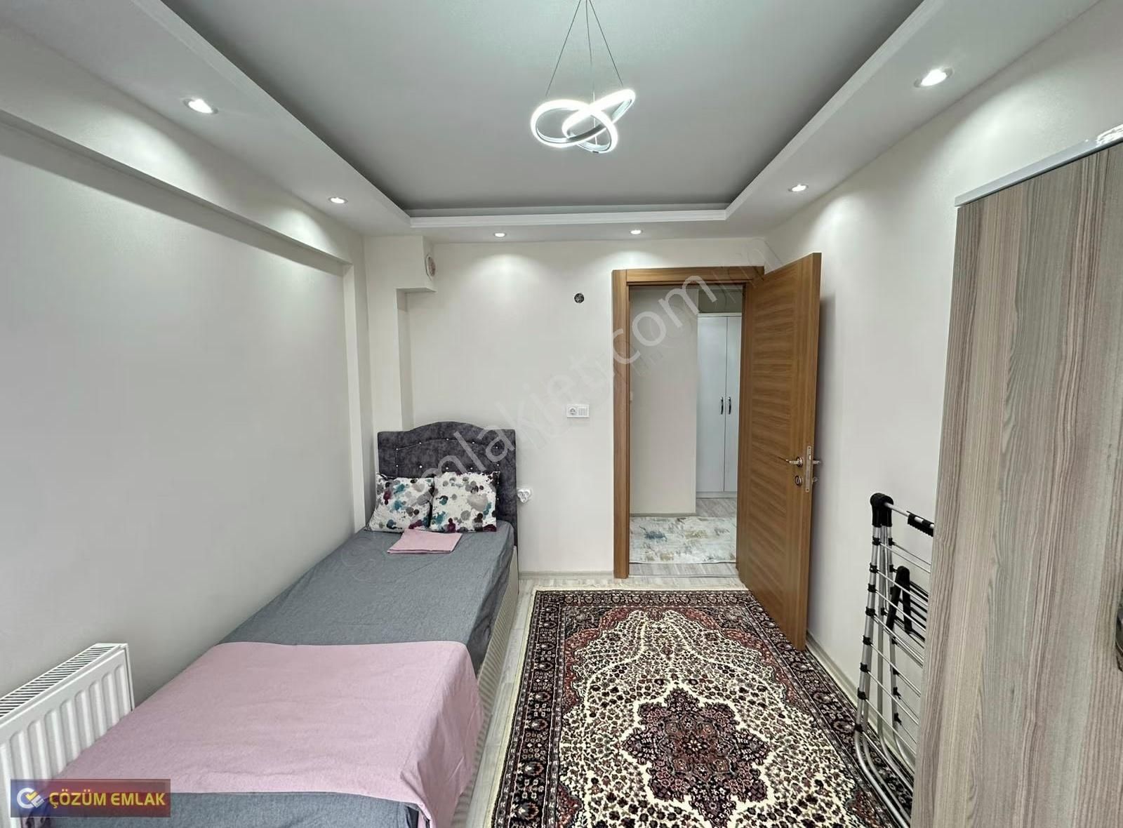 Çözüm Emlak'tan Full Eşyalı 1+1 Caddeye Çok Yakın Satılık Daire - Görsel 27