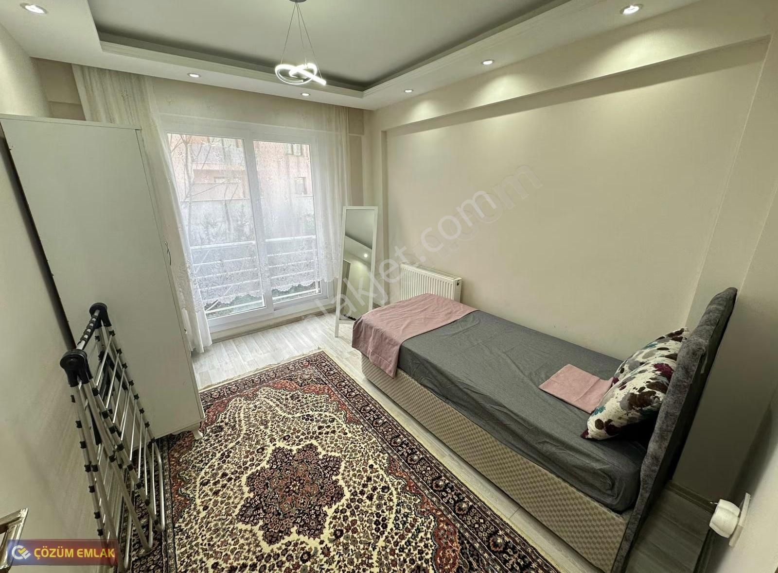 Çözüm Emlak'tan Full Eşyalı 1+1 Caddeye Çok Yakın Satılık Daire - Görsel 16