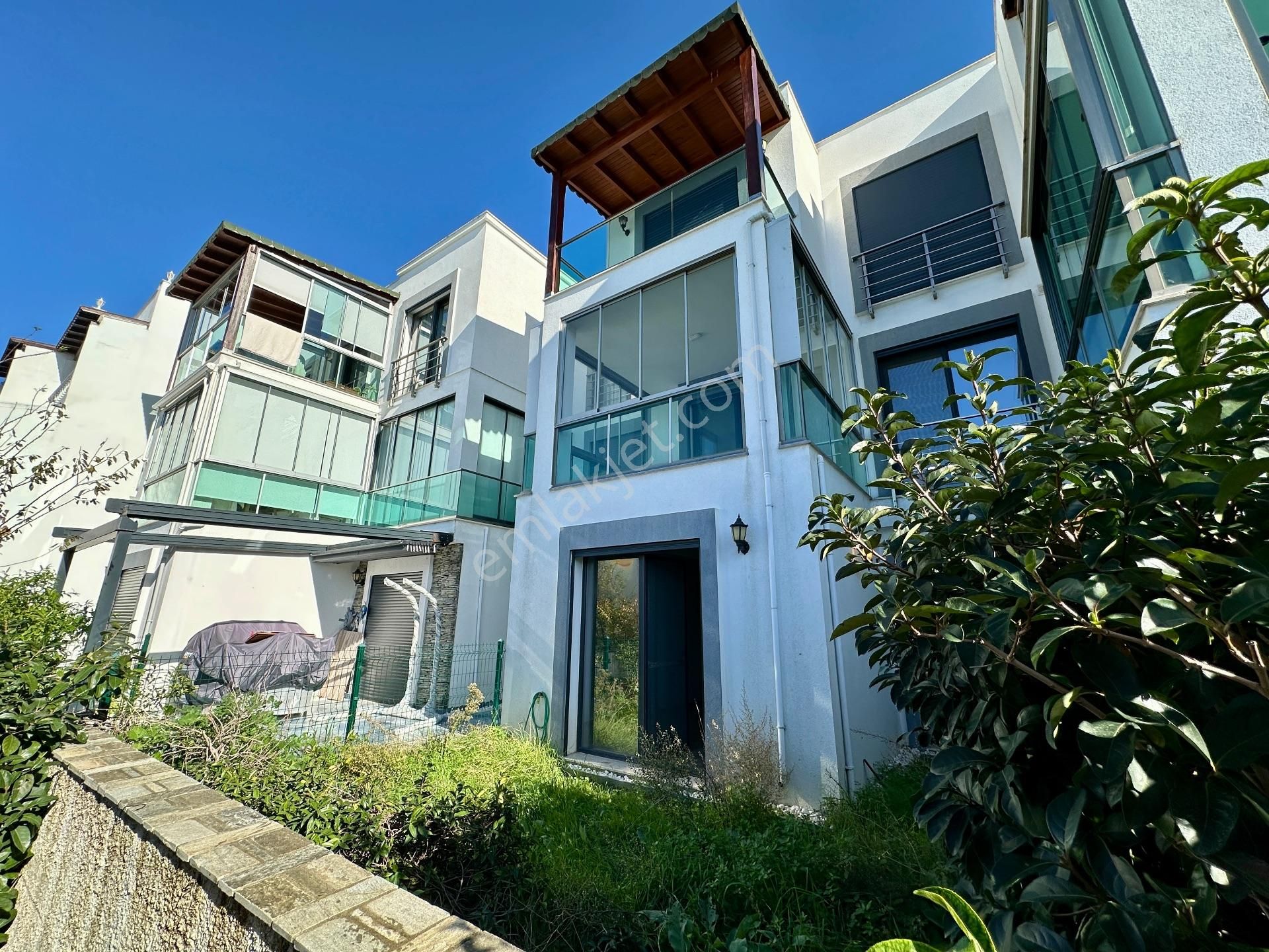 Turgutreis Yalı'da Denize Çok Yakın 3+1 Dubleks Yeni Daire