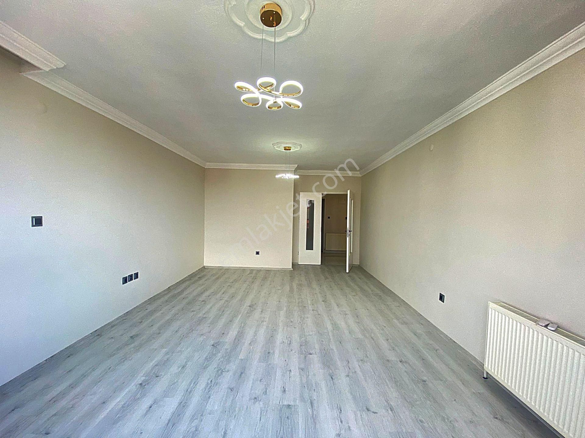 Ayyıldız Mahallesin De Site İçerisinde Satılık Geniş Daire - Görsel 14