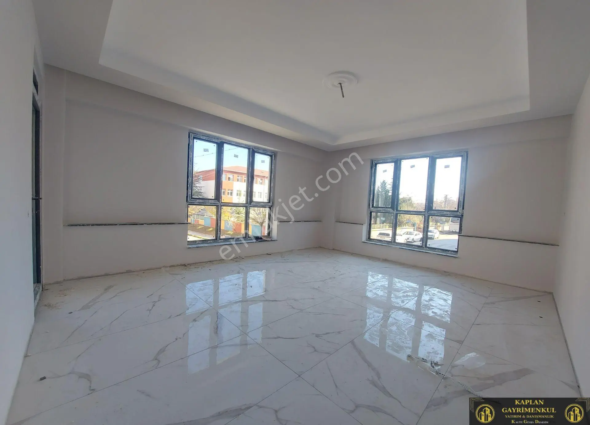 Kaplan Gayrimenkul’den Ertaş Caddesi Yakını 2+1 105m² Satılık Özel Garajlı Daire
