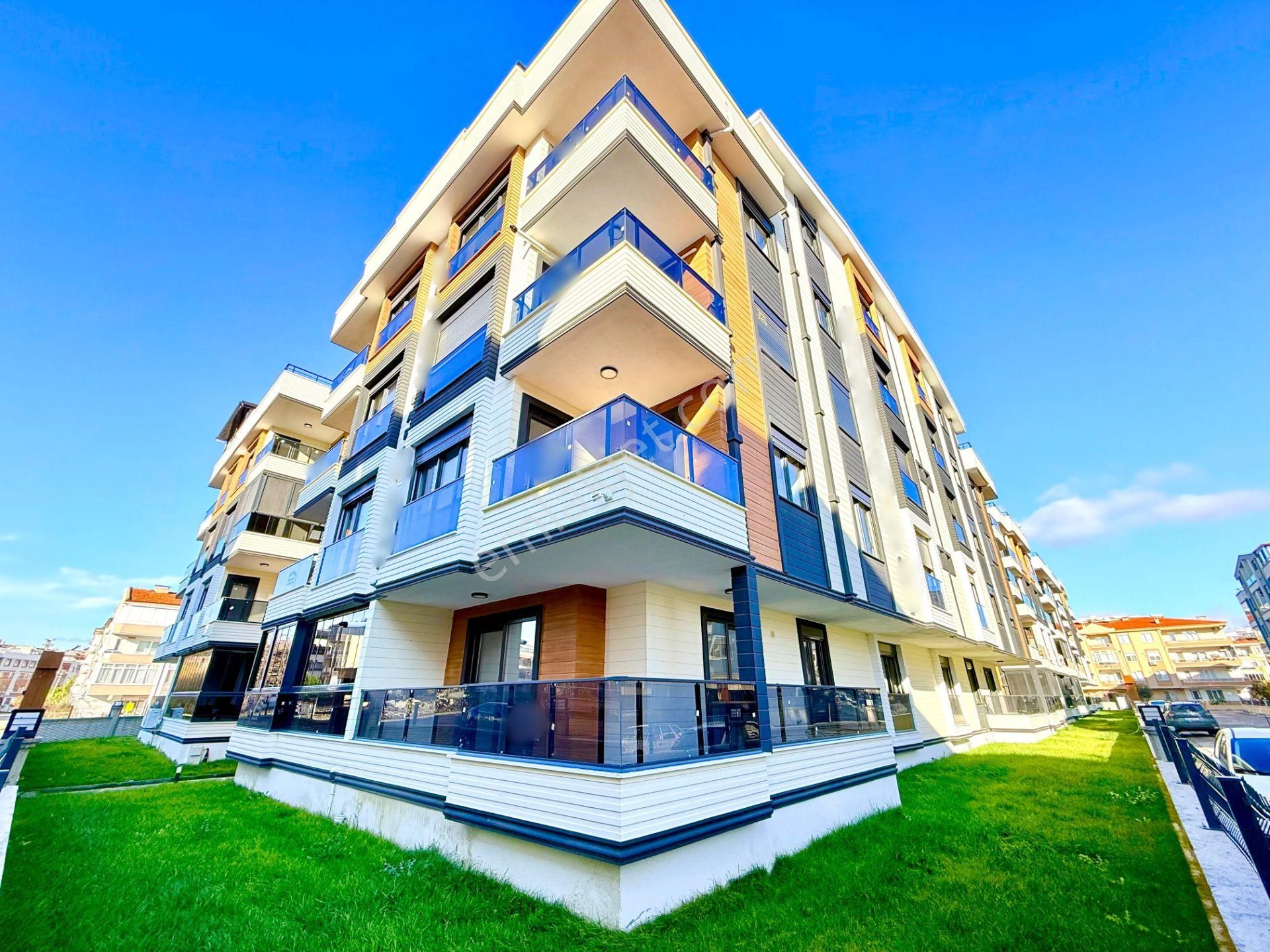 ▶ ▶akçay Körfez'den Ebeveyn Banyolu Asansörlü Ara Kat 2+1 Sıfır Satılık Daire