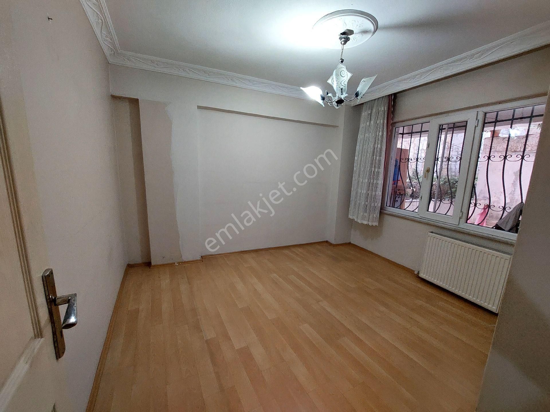 Gaziosmanpaşa Küçükköy Geleri Cadesi De Acıl Satılık Yüksek Giriş Kat Balkonlu 3+1 120 M2 - Görsel 10