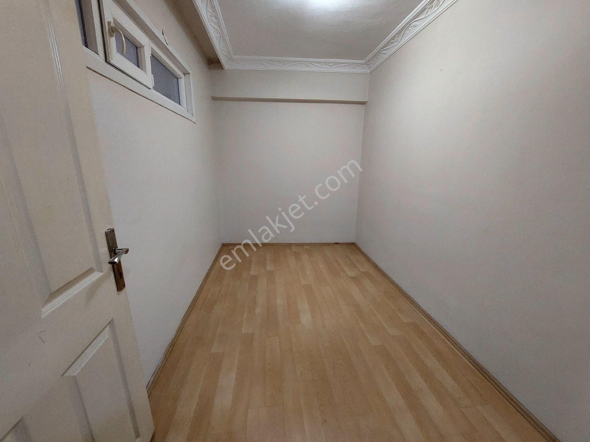 Gaziosmanpaşa Küçükköy Geleri Cadesi De Acıl Satılık Yüksek Giriş Kat Balkonlu 3+1 120 M2 - Görsel 11