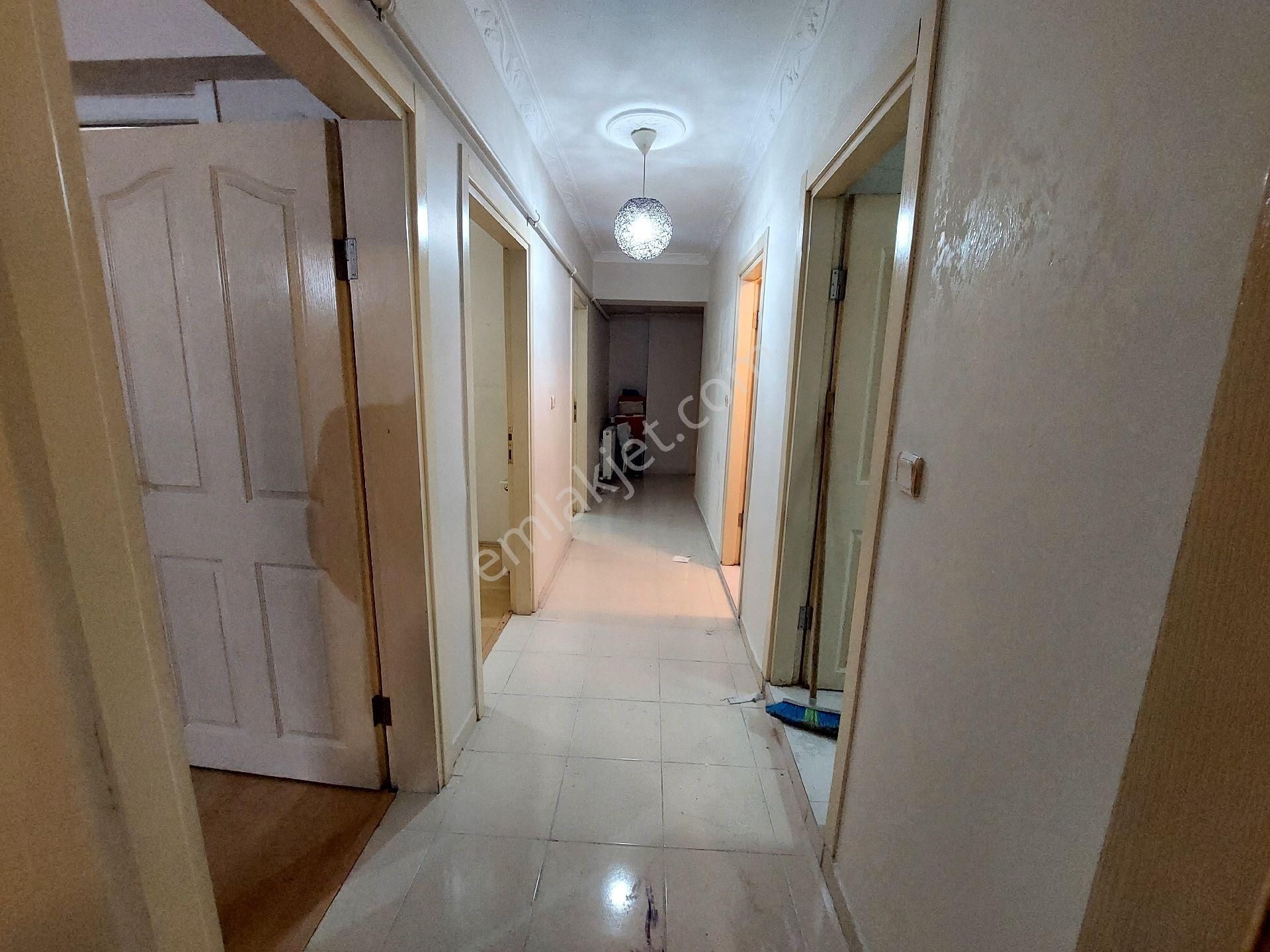 Gaziosmanpaşa Küçükköy Geleri Cadesi De Acıl Satılık Yüksek Giriş Kat Balkonlu 3+1 120 M2 - Görsel 16