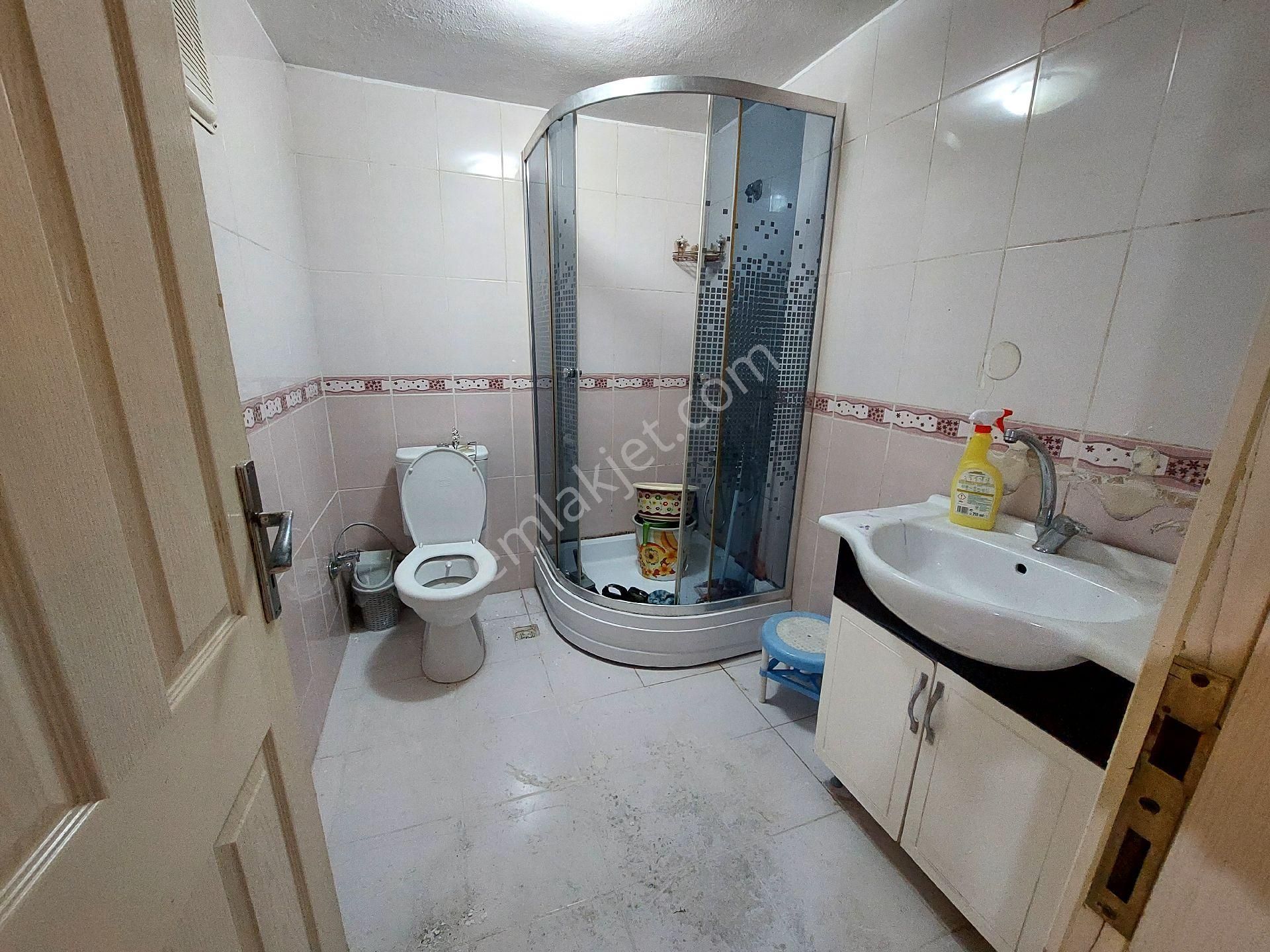 Gaziosmanpaşa Küçükköy Geleri Cadesi De Acıl Satılık Yüksek Giriş Kat Balkonlu 3+1 120 M2 - Görsel 21