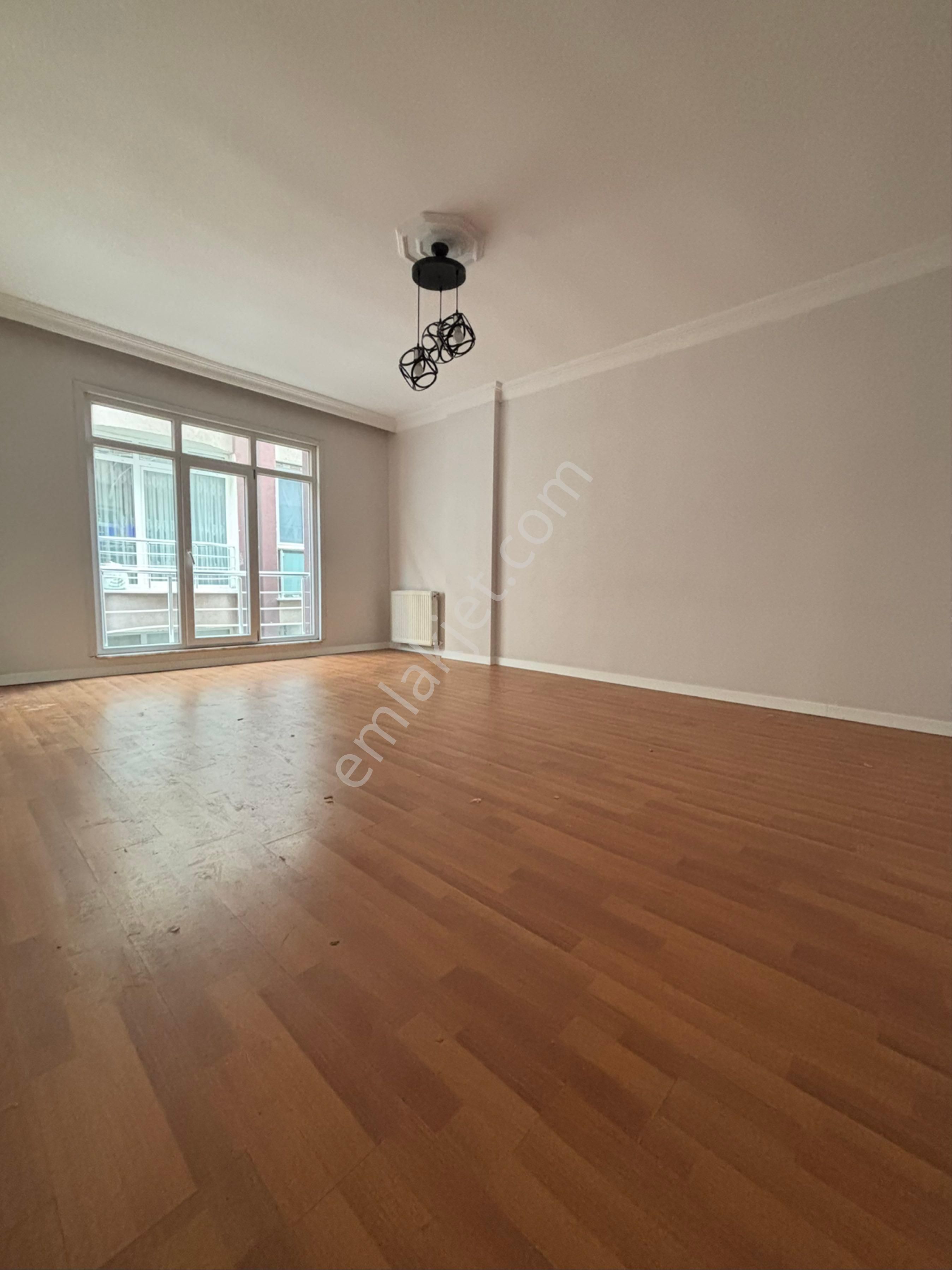 Yeşilkent Mahallesinde Kiralık 2+1 Daire - Görsel 2