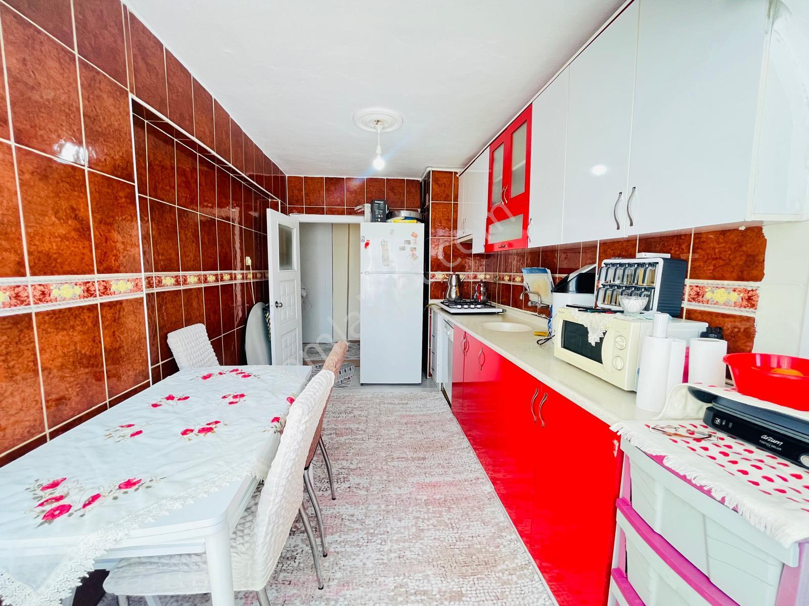 Atatürk'te 5+1 Teraslı Cadde Üzerinde Geniş Yapılı Satılık Daire!!! - Görsel 4
