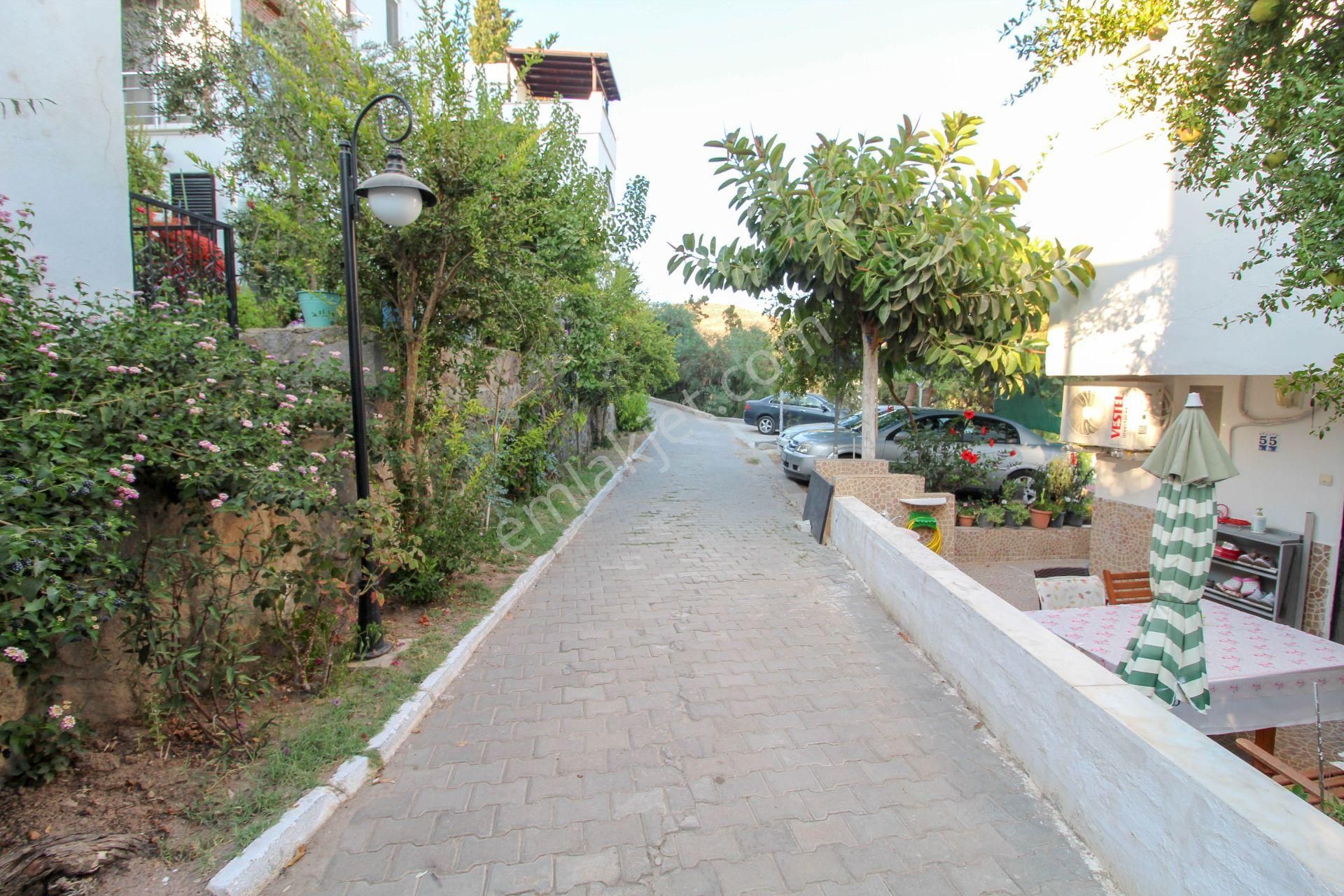 Akyarlar'da Satılık Plaja Yakın Deniz Manzaralı Bahçeli Villa - Görsel 20