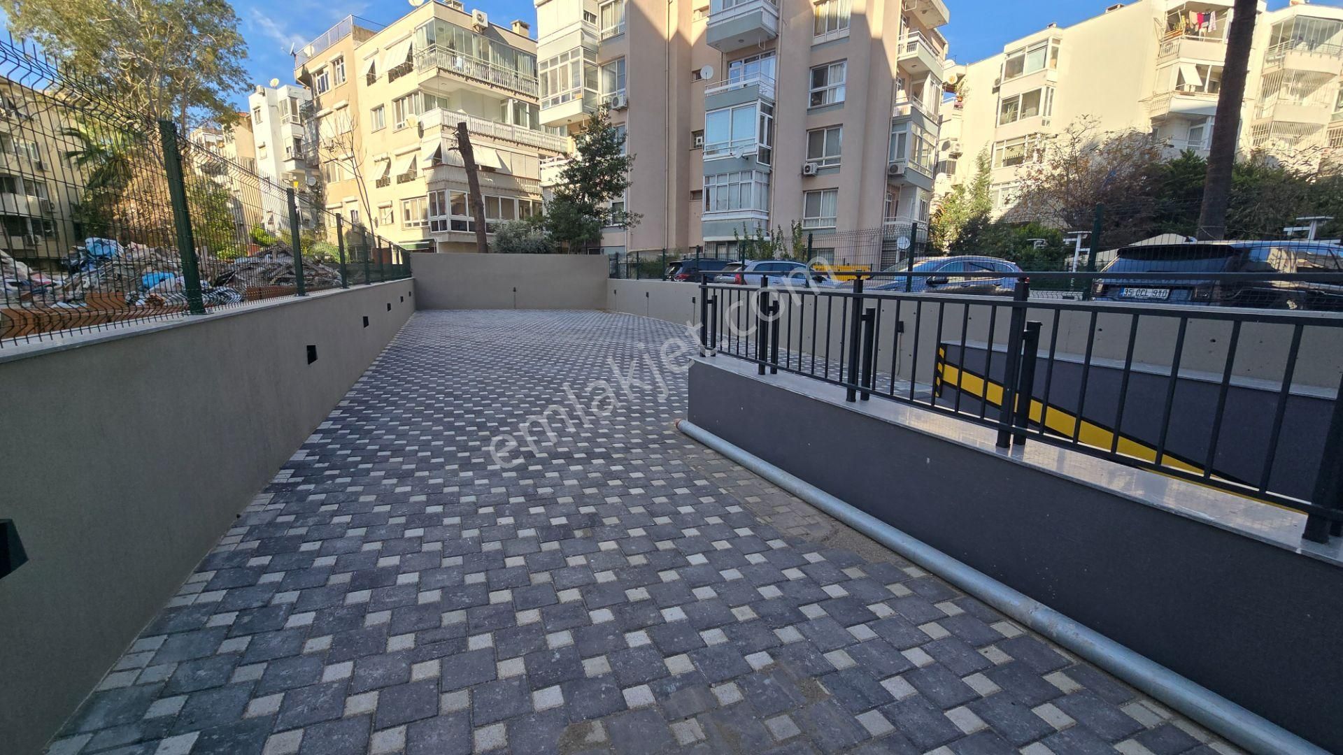 Karşıyaka Sahilde 4+1 130 M² Satılık Yalı Dairesi - Görsel 29