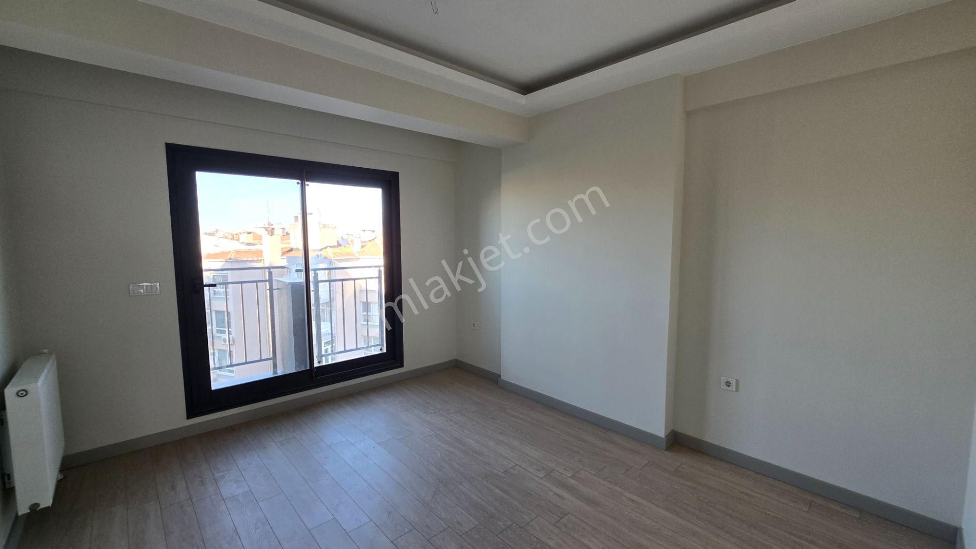 Karşıyaka Sahilde 4+1 130 M² Satılık Yalı Dairesi - Görsel 21