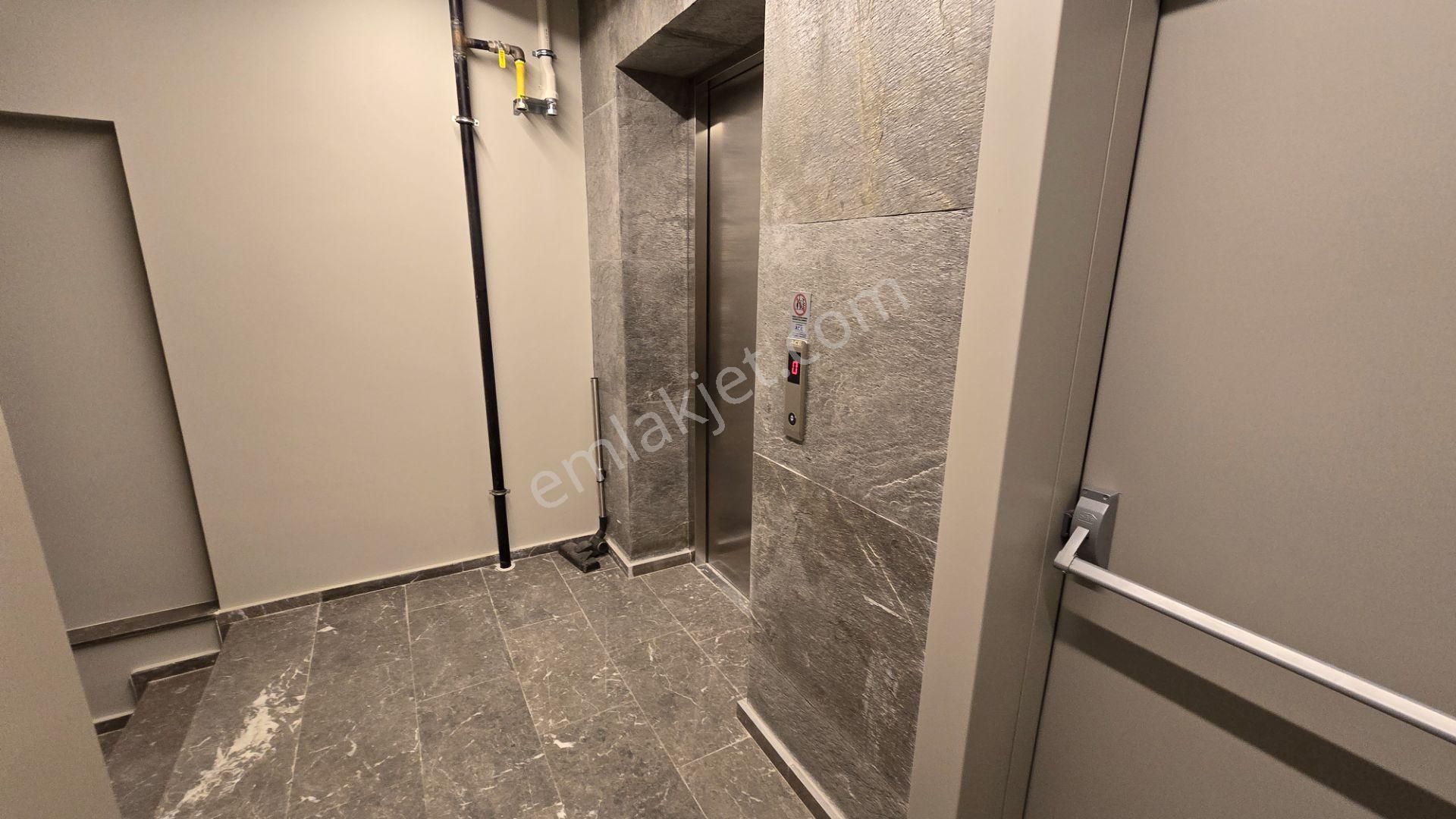 Karşıyaka Sahilde 4+1 130 M² Satılık Yalı Dairesi - Görsel 27