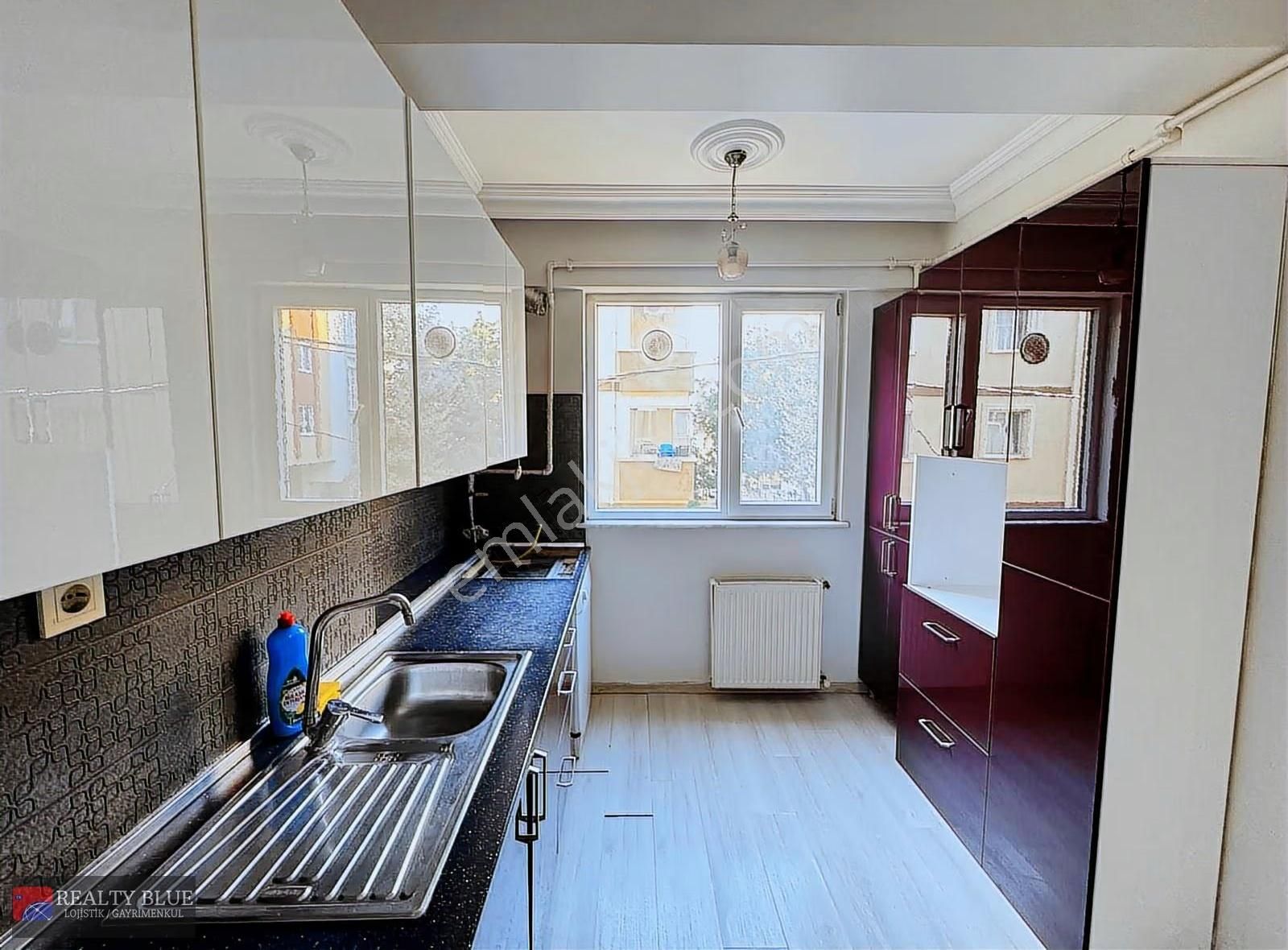 Çekmeköy Hamidiye'de Cadde Üzeri Arakat Balkonlu 2+1 Geniş Daire - Görsel 24