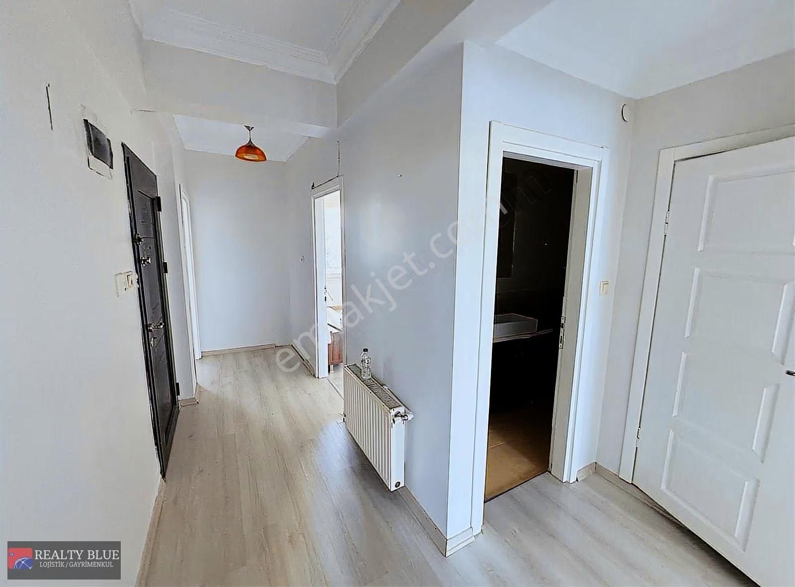 Çekmeköy Hamidiye'de Cadde Üzeri Arakat Balkonlu 2+1 Geniş Daire - Görsel 5