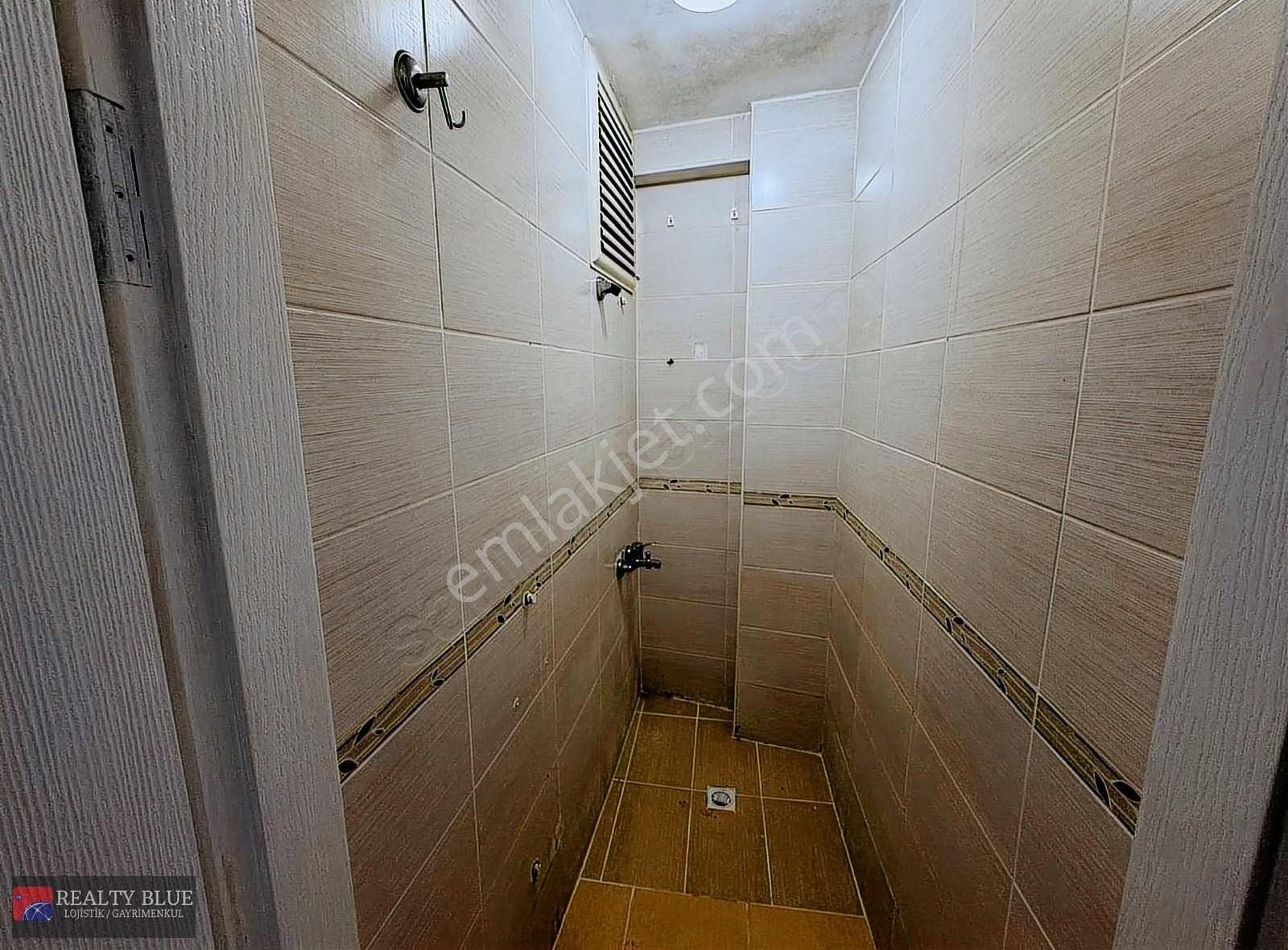 Çekmeköy Hamidiye'de Cadde Üzeri Arakat Balkonlu 2+1 Geniş Daire - Görsel 17