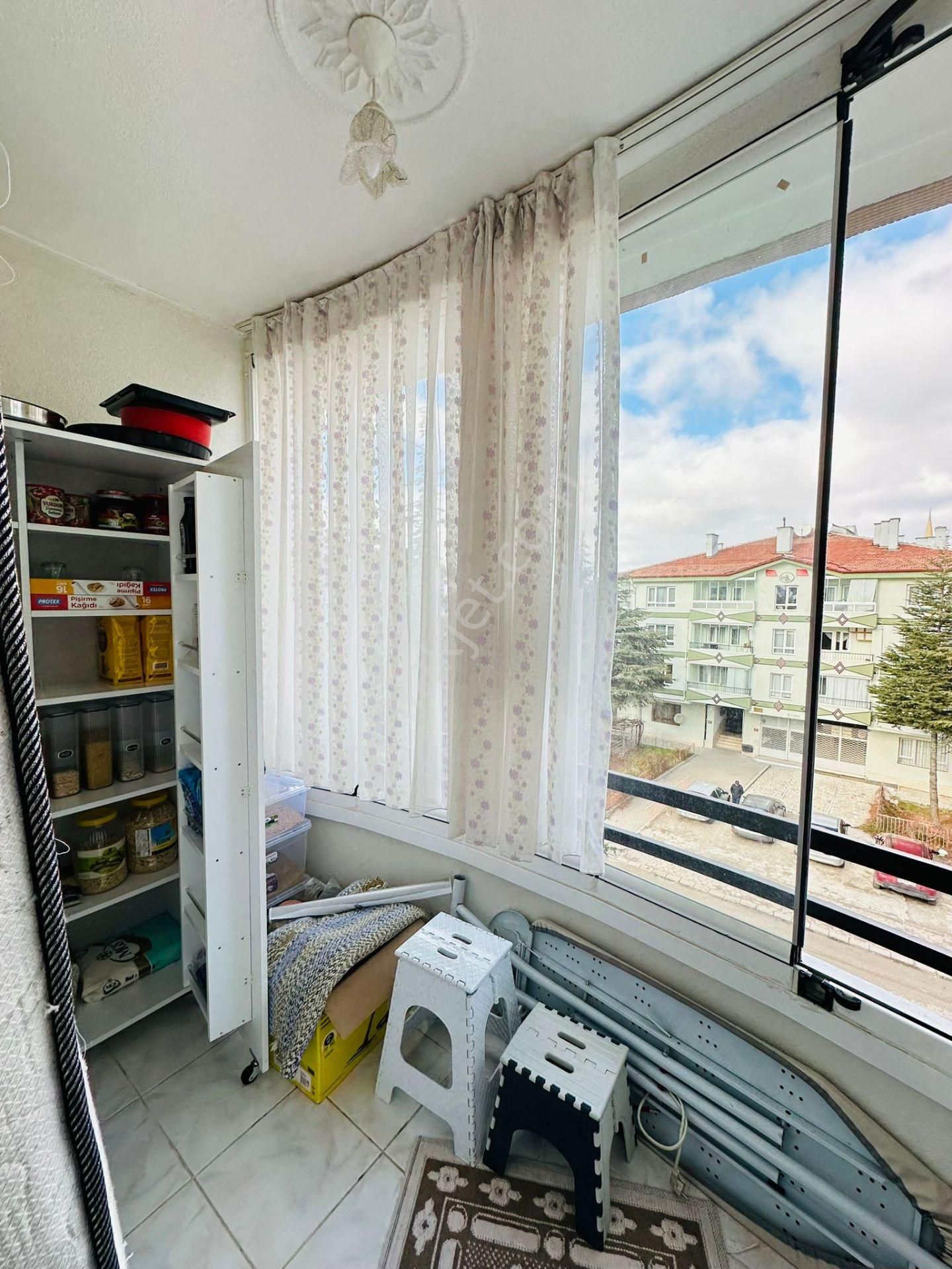 Karapürçek't Cadde Üzerinde Kök Tapu 3.katta 3+1 Satılık Daire !!! - Görsel 13