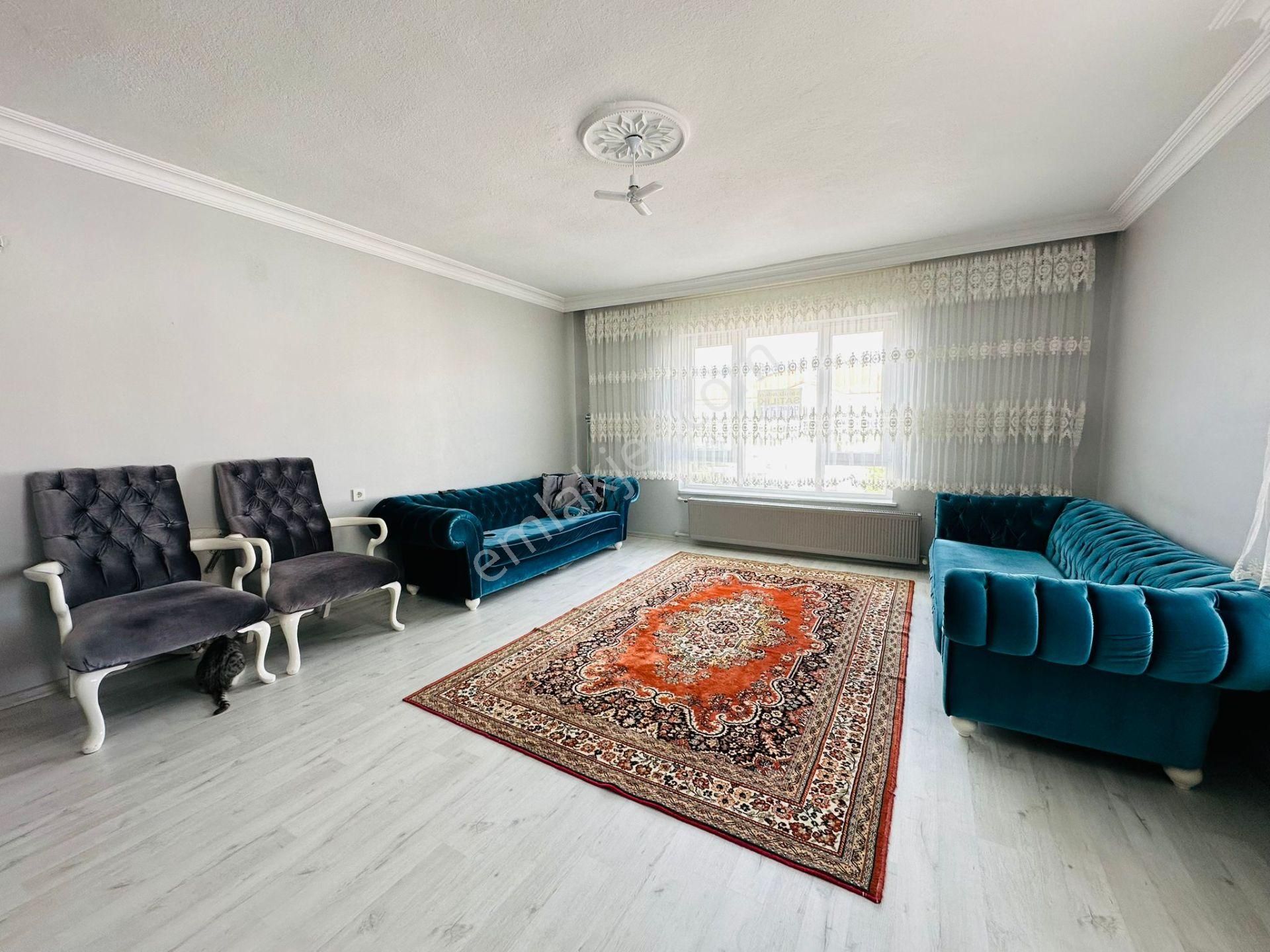 Karapürçek't Cadde Üzerinde Kök Tapu 3.katta 3+1 Satılık Daire !!! - Görsel 4