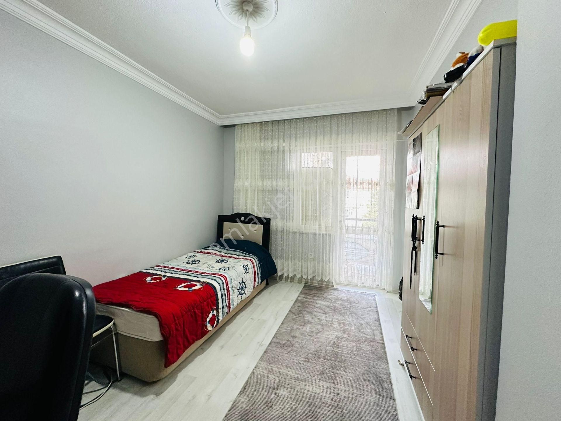 Karapürçek't Cadde Üzerinde Kök Tapu 3.katta 3+1 Satılık Daire !!! - Görsel 5