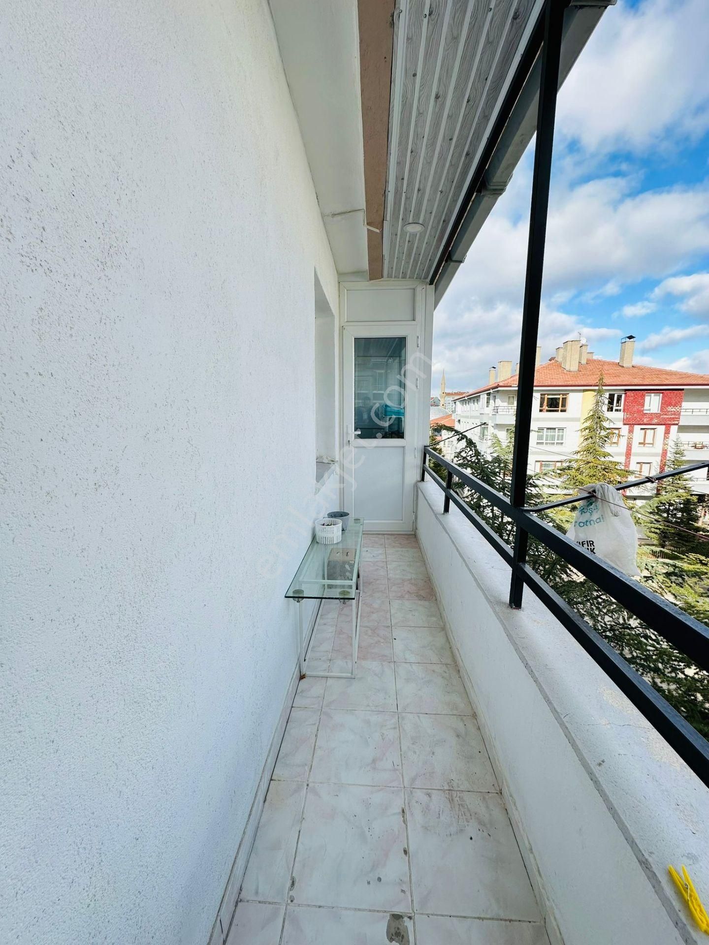 Karapürçek't Cadde Üzerinde Kök Tapu 3.katta 3+1 Satılık Daire !!! - Görsel 14