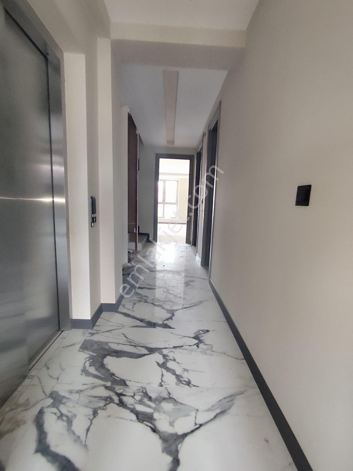 Sazova Mahalles 300 M2 Satılık 5+1 Villa - Görsel 8